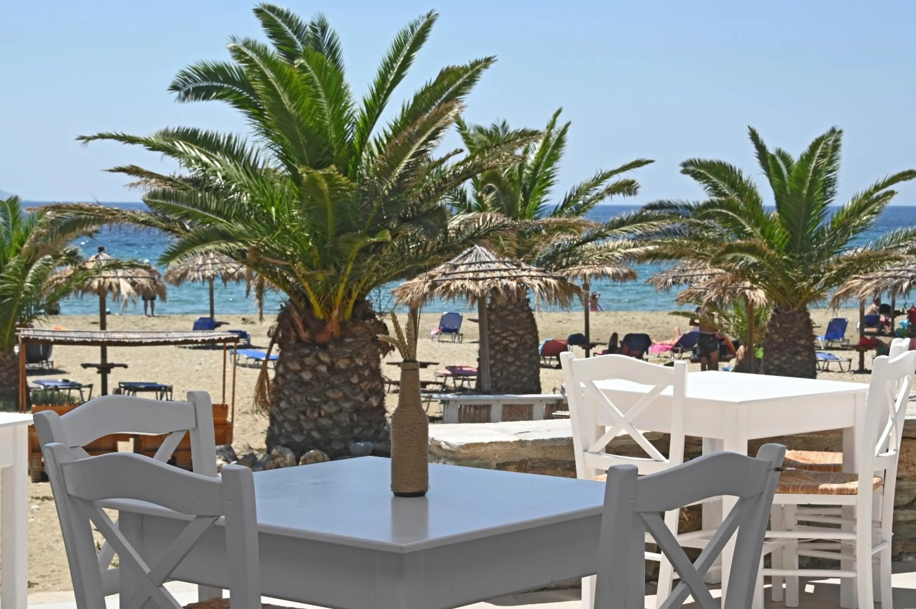 Restaurant/places to eat in Akti Aegeou