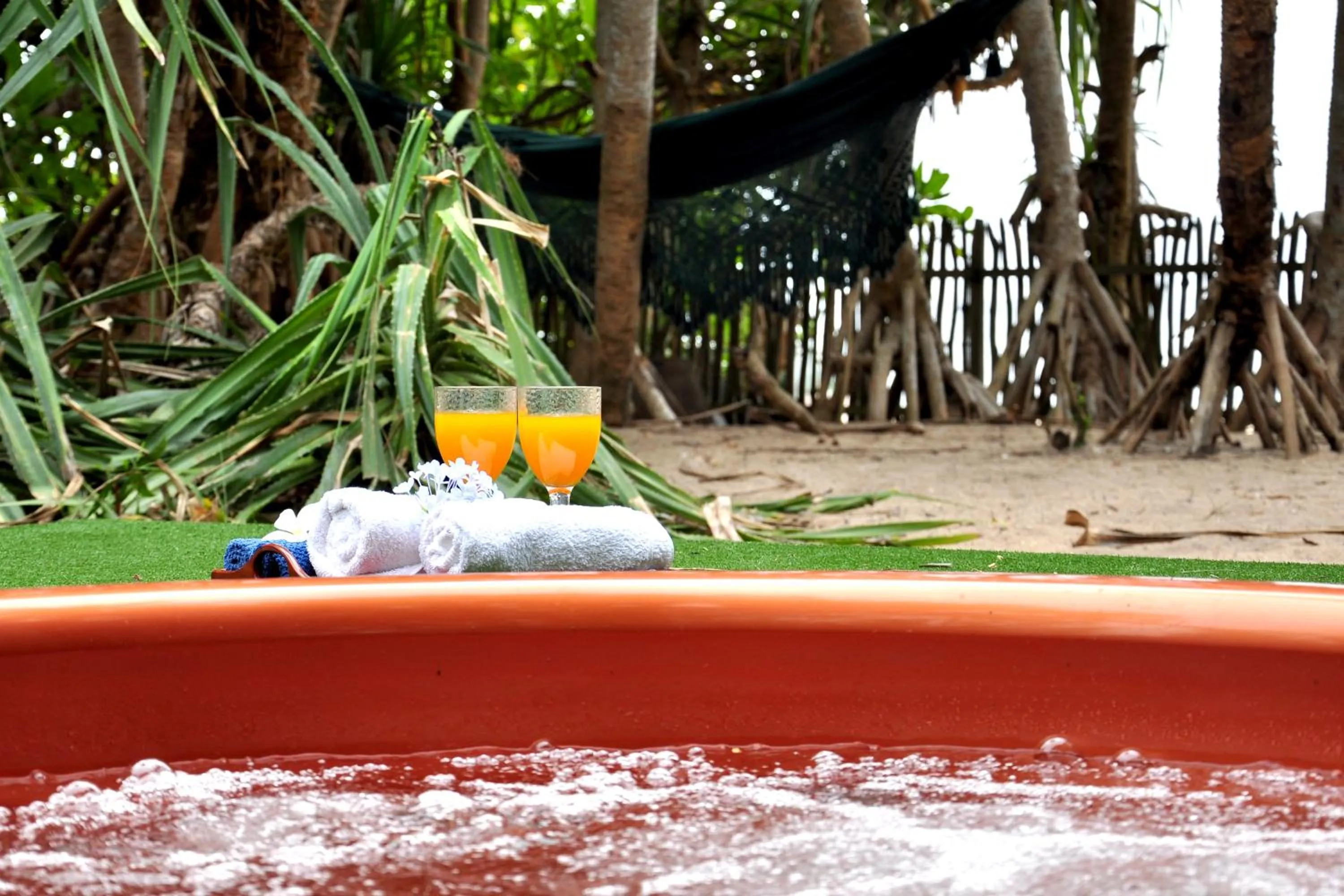 Hot Tub in The Waves Beach Chalets
