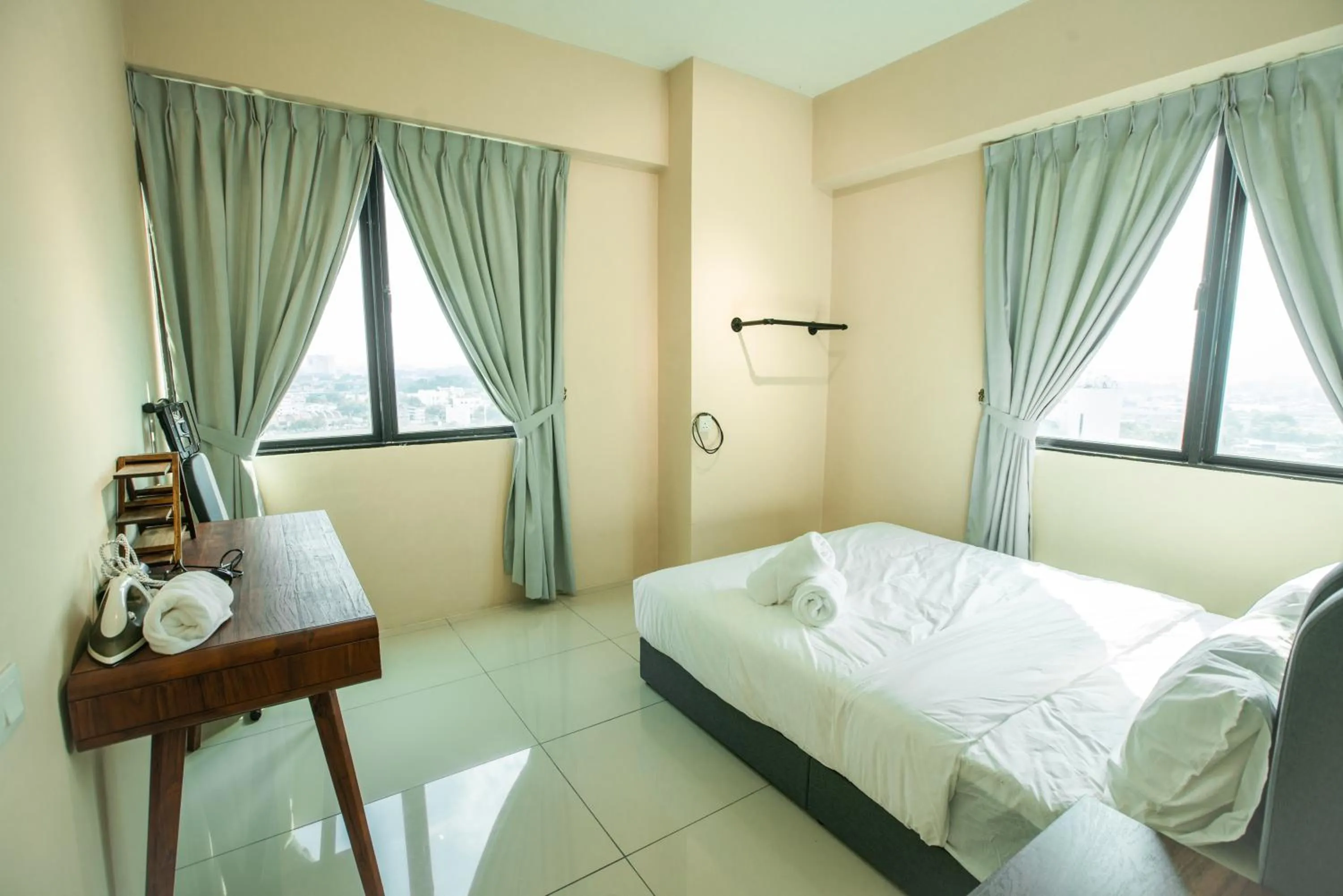 Decorative detail, Bed in Cosy City-View Suite in Town