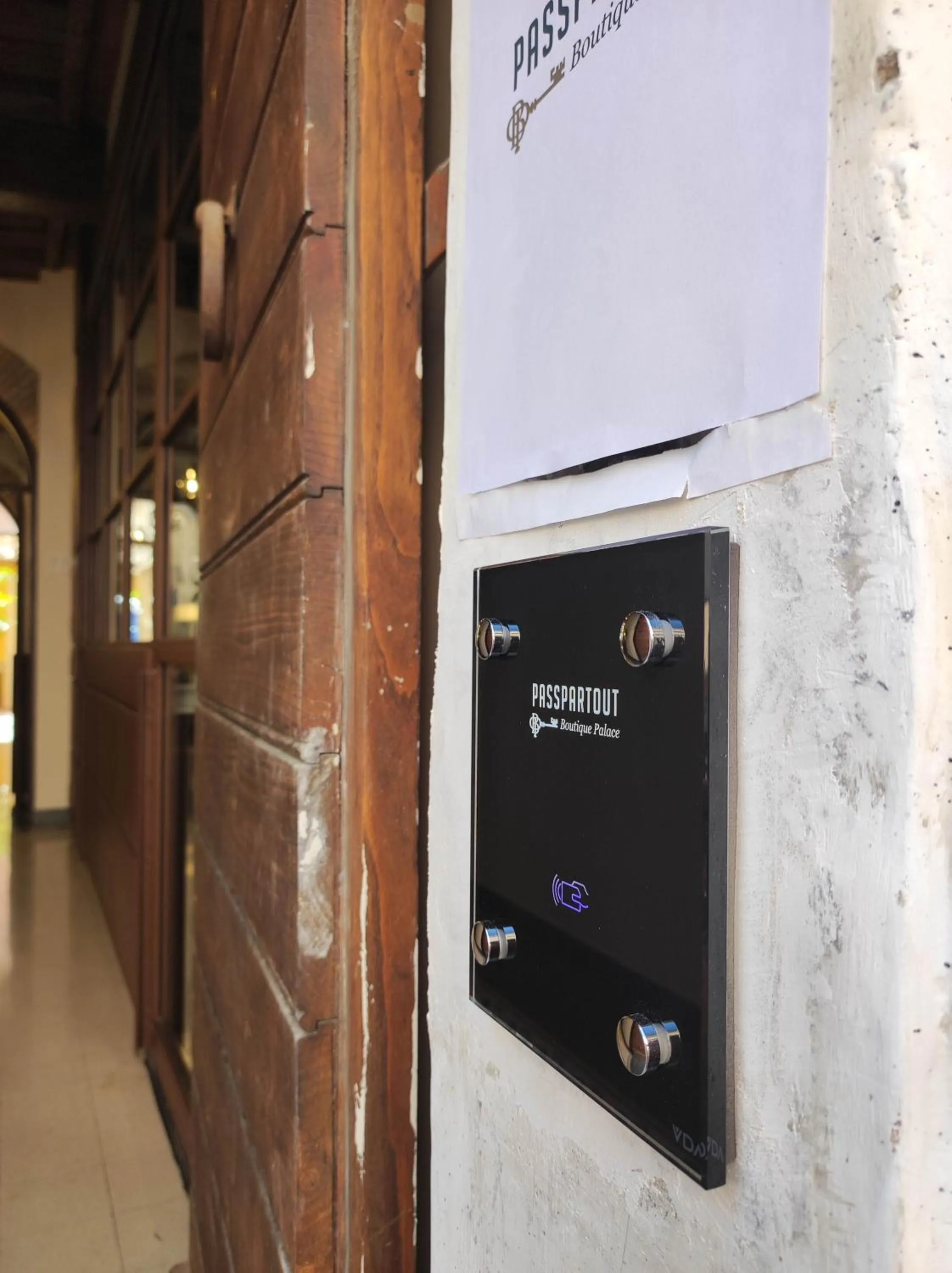 Property logo or sign in Passpartout Boutique Palace