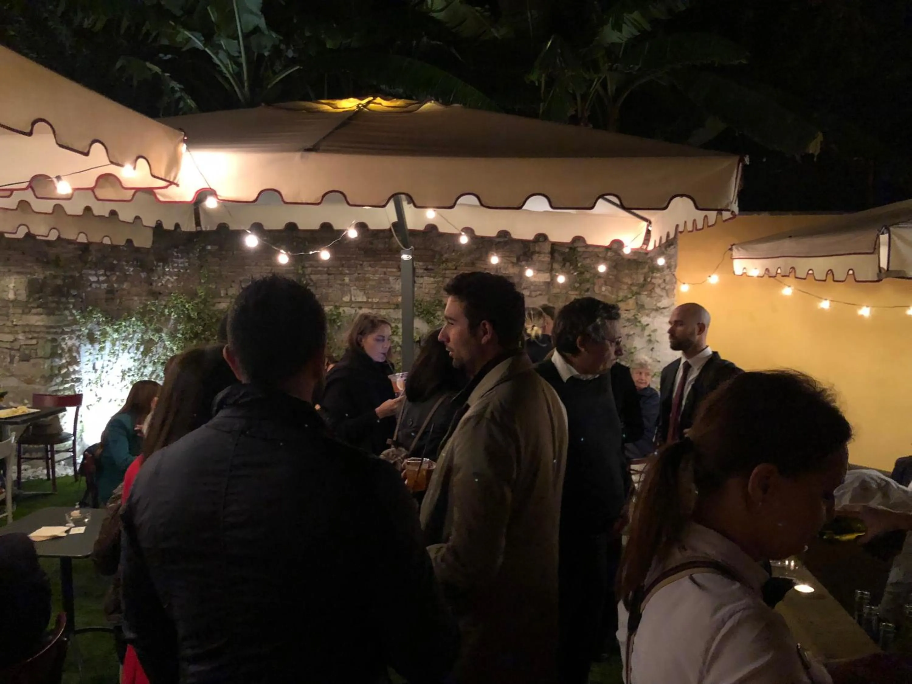 Restaurant/places to eat in Passpartout Boutique Palace