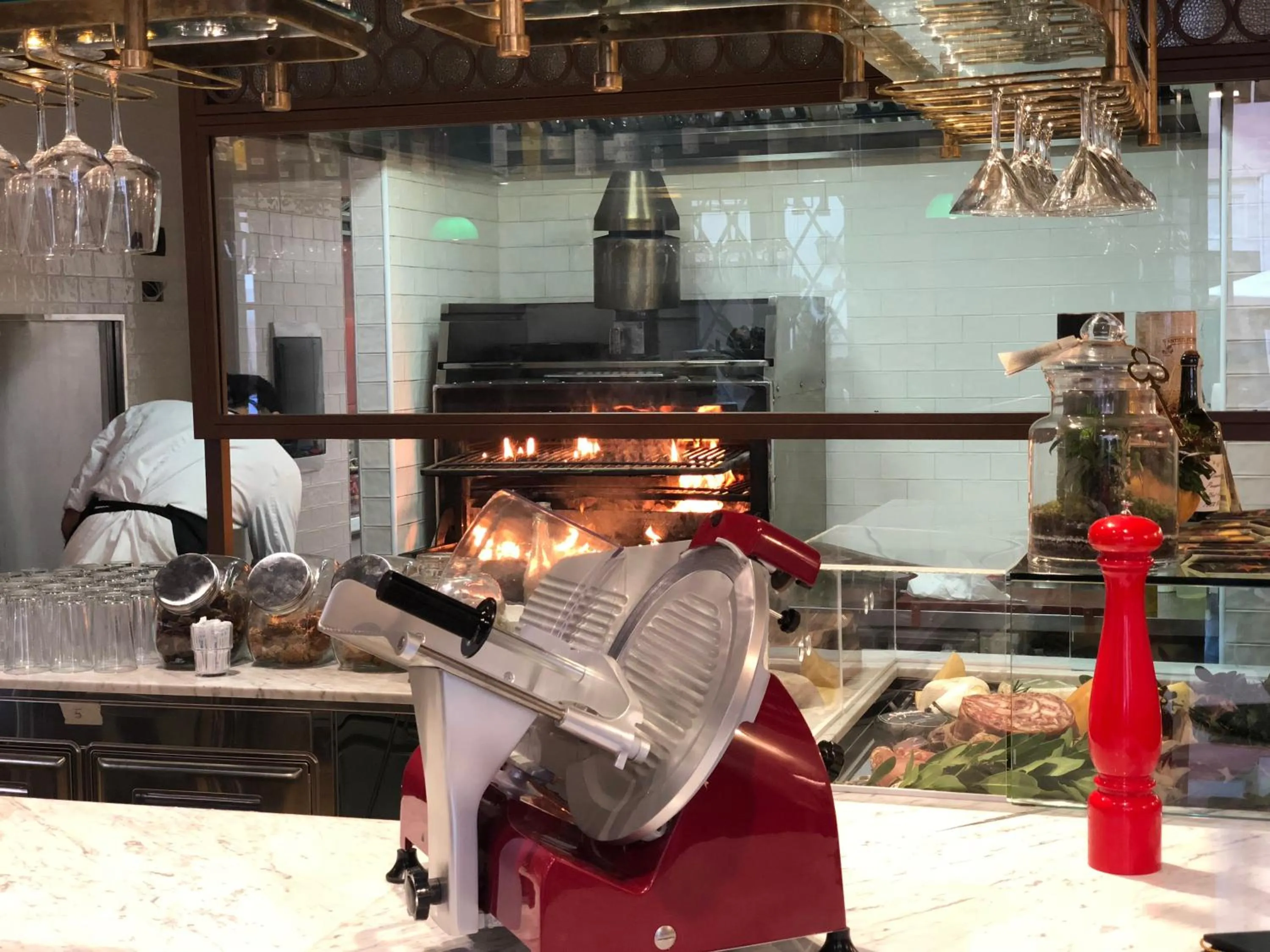 Restaurant/places to eat in Passpartout Boutique Palace