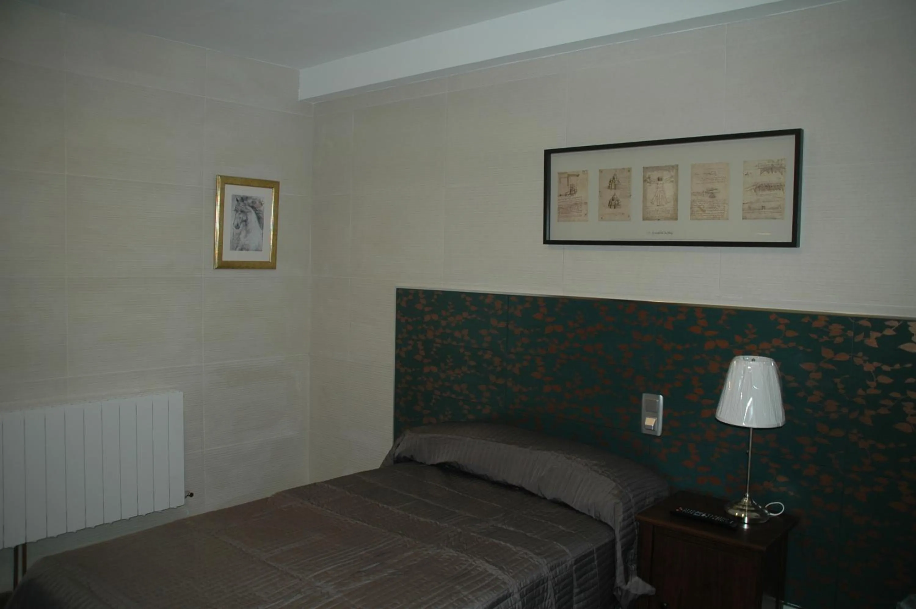 Bedroom, Bed in Hostal Vintage Santander