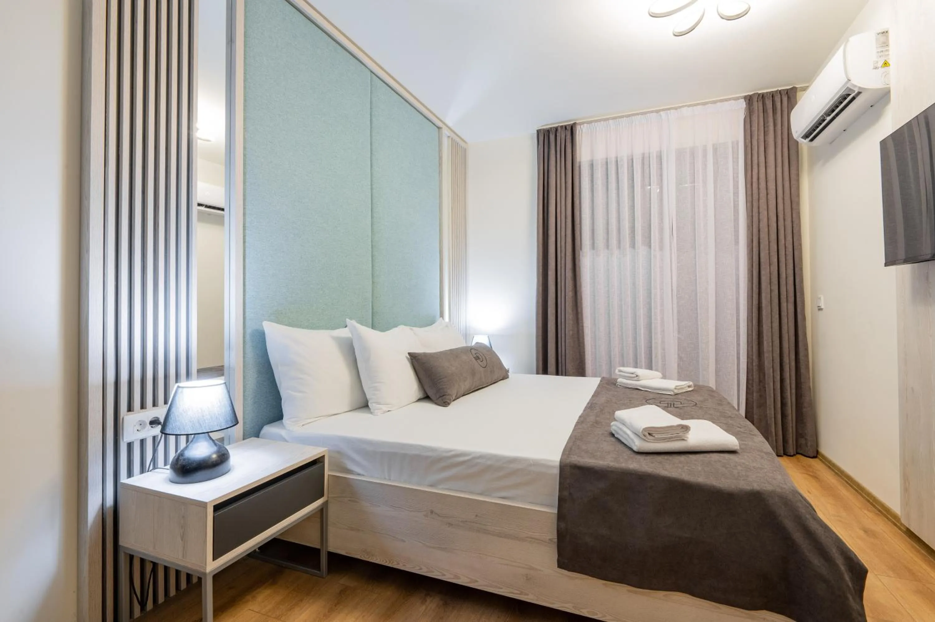 TV and multimedia, Bed in Dulamerovic Hotel