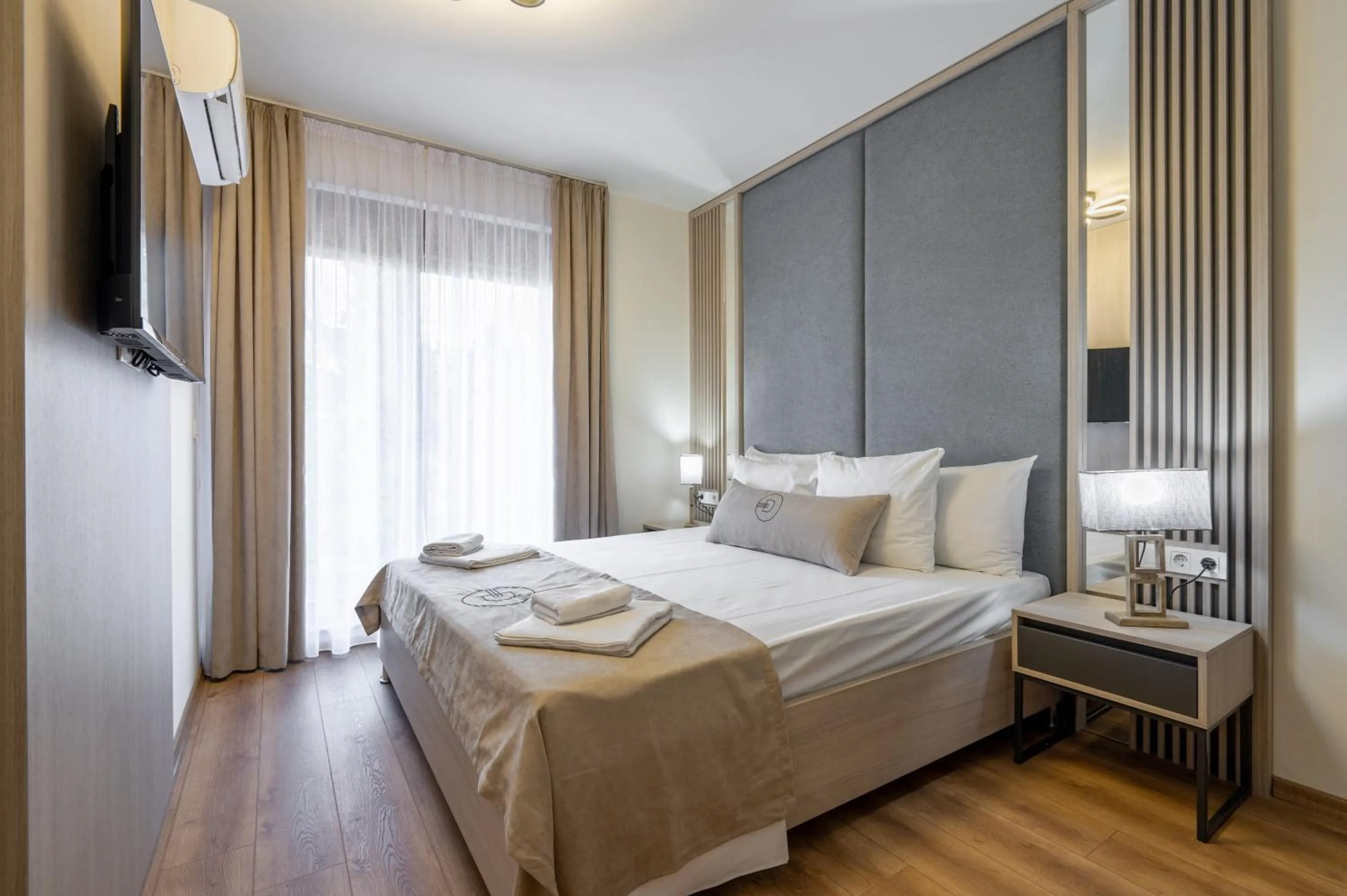 TV and multimedia, Bed in Dulamerovic Hotel