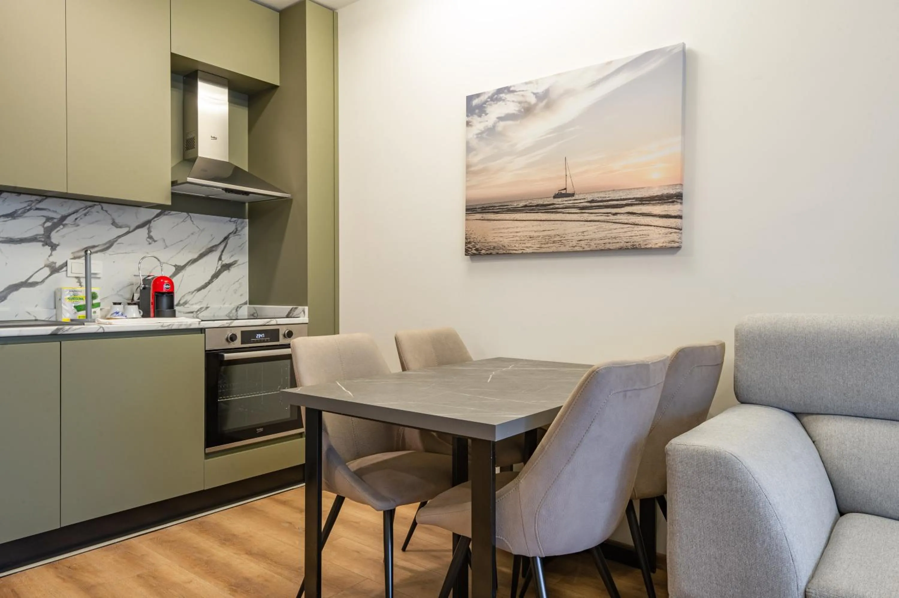 Kitchen or kitchenette in Dulamerovic Hotel