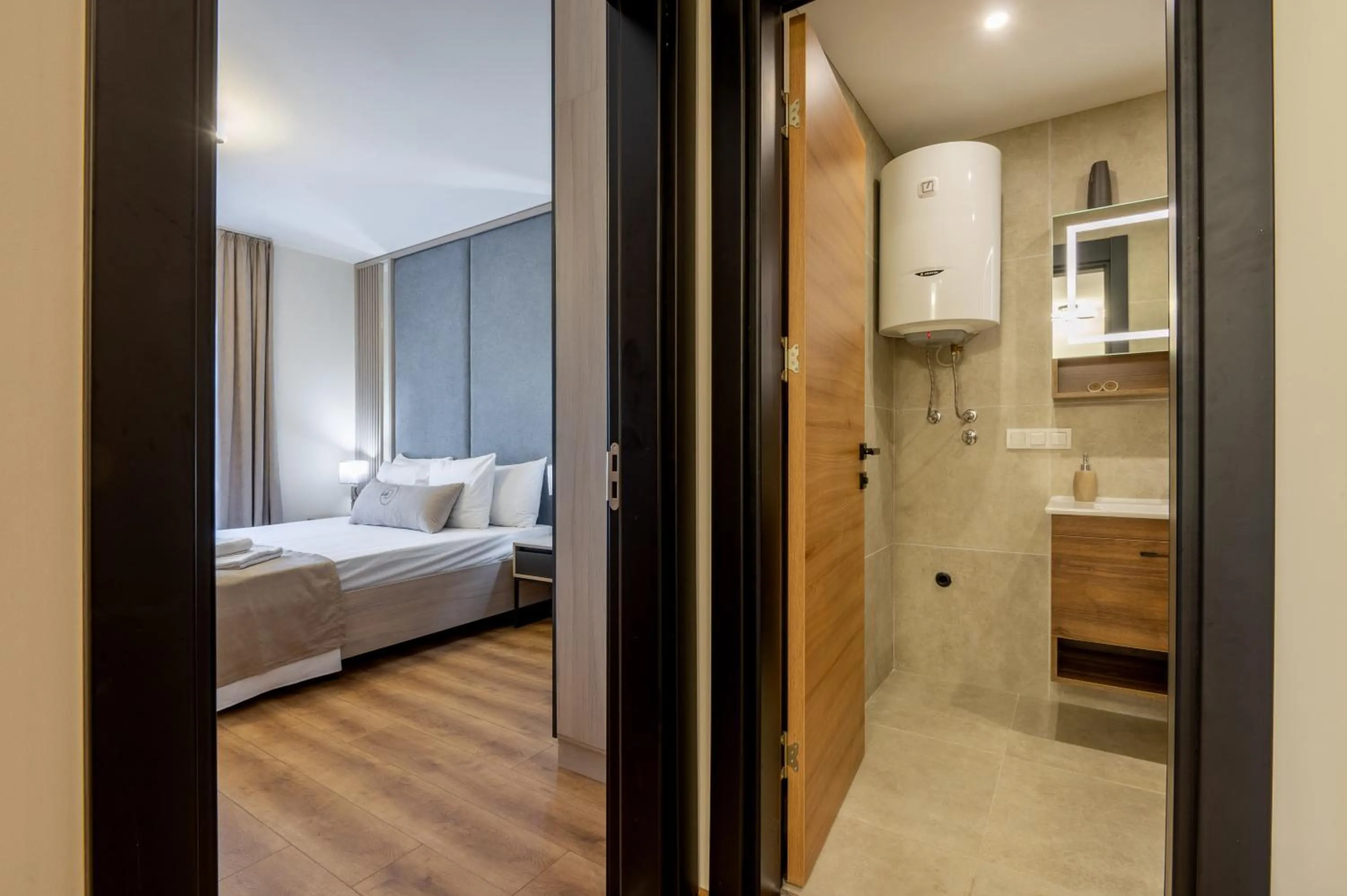 Bathroom, Bed in Dulamerovic Hotel