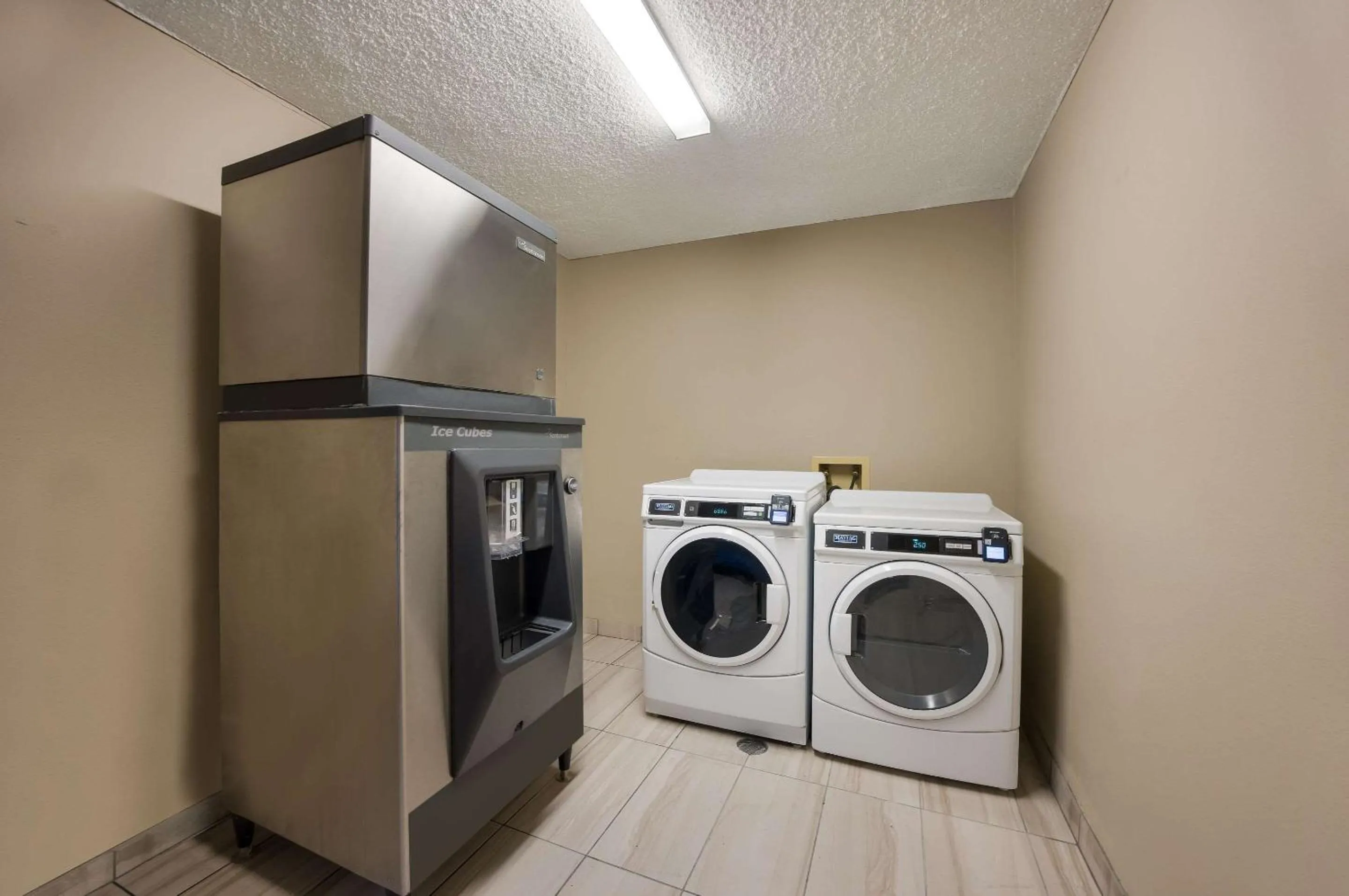 laundry in Suburban Studios Canon City