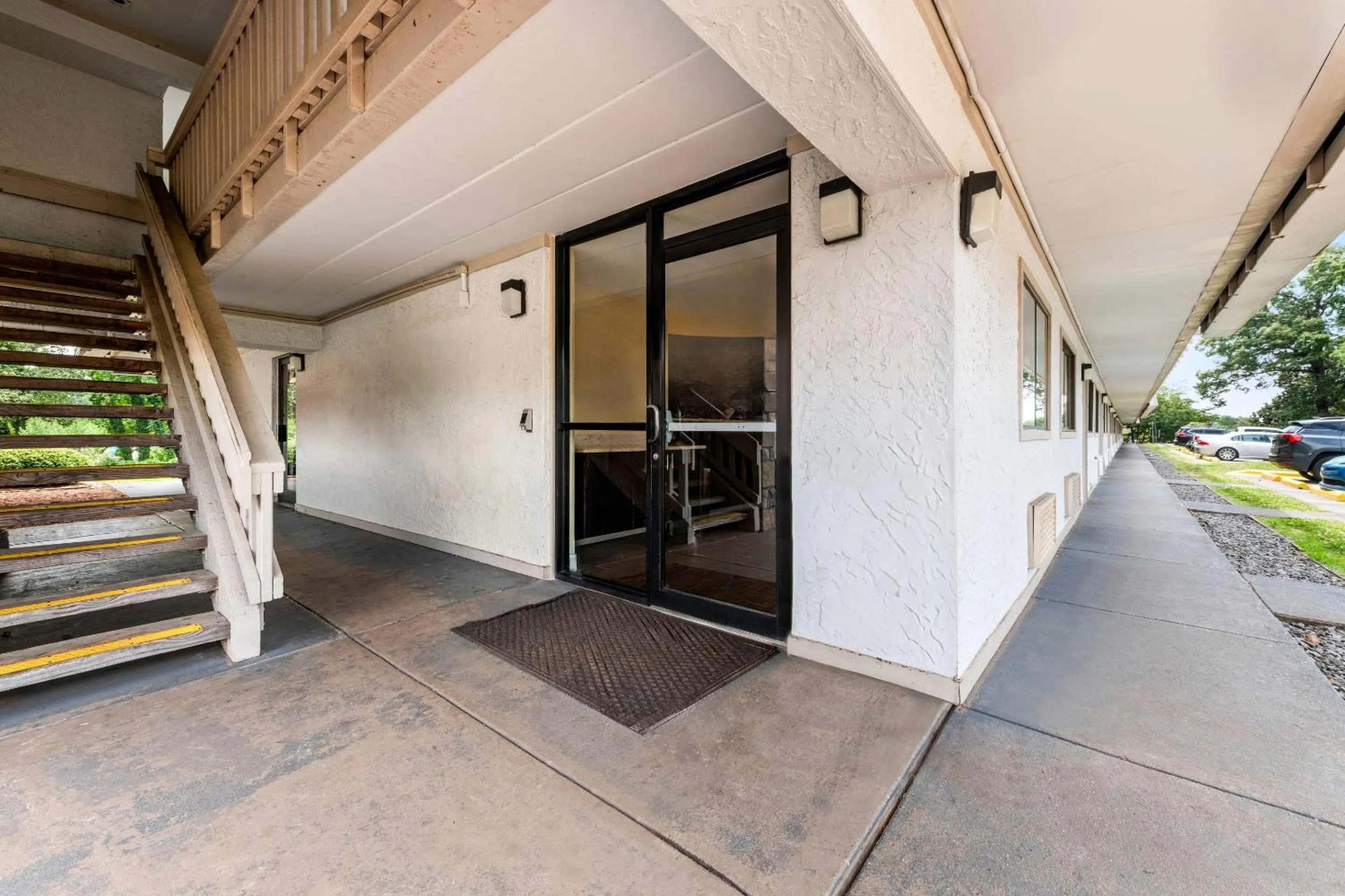 Property building in Econo Lodge Charlotte Airport