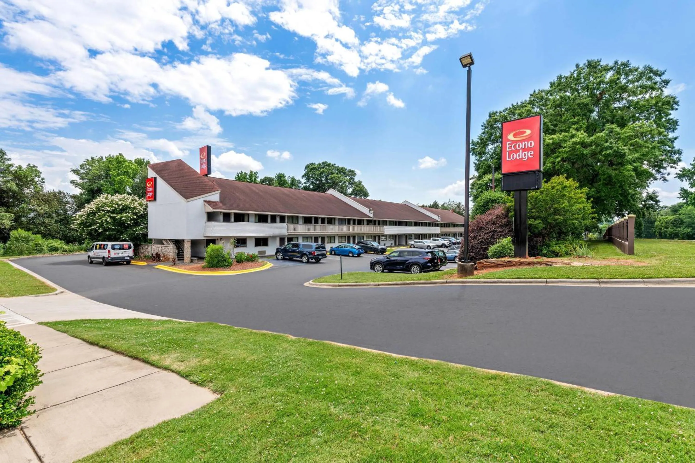 Property building in Econo Lodge Charlotte Airport