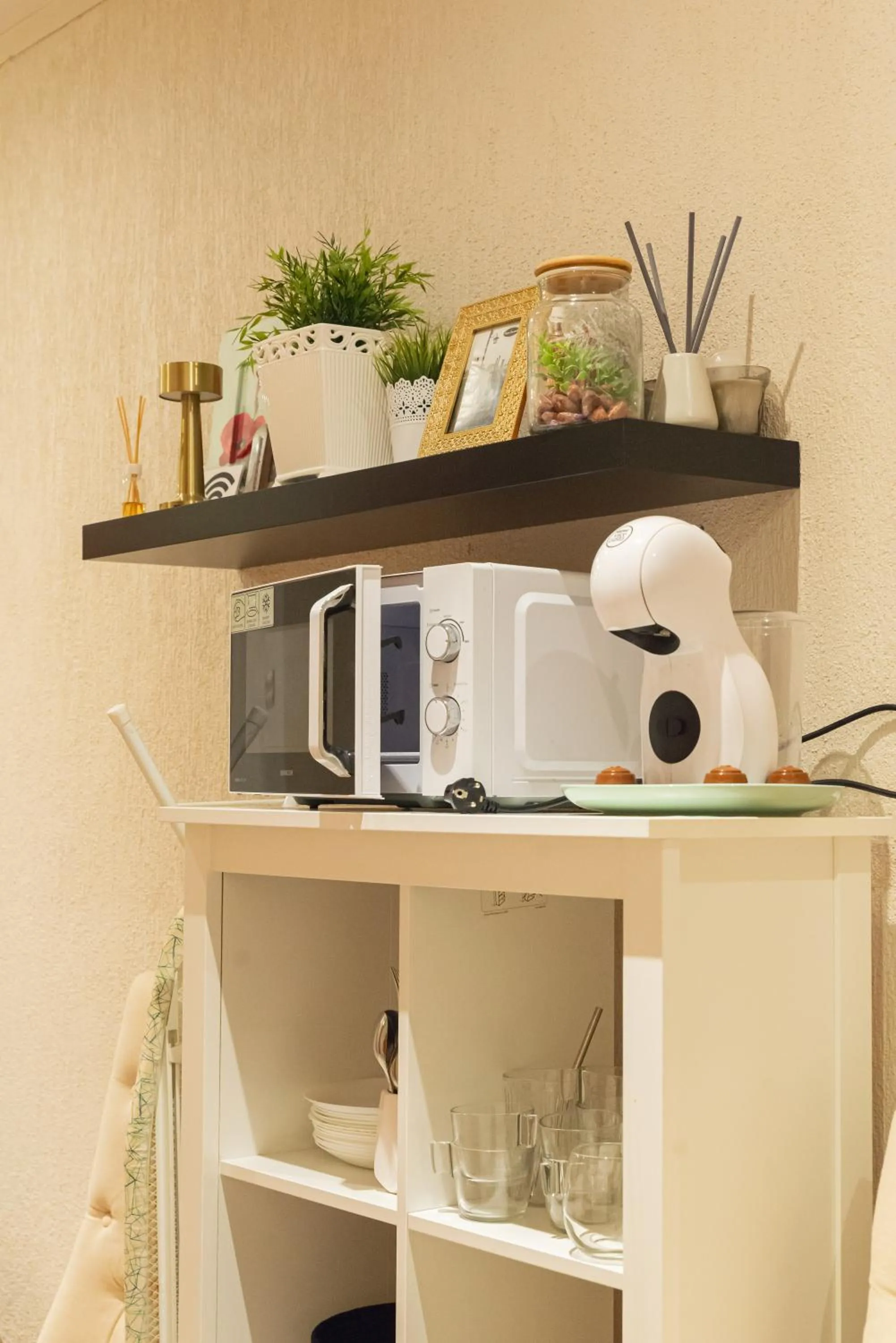 Coffee/tea facilities in Inza Guest House