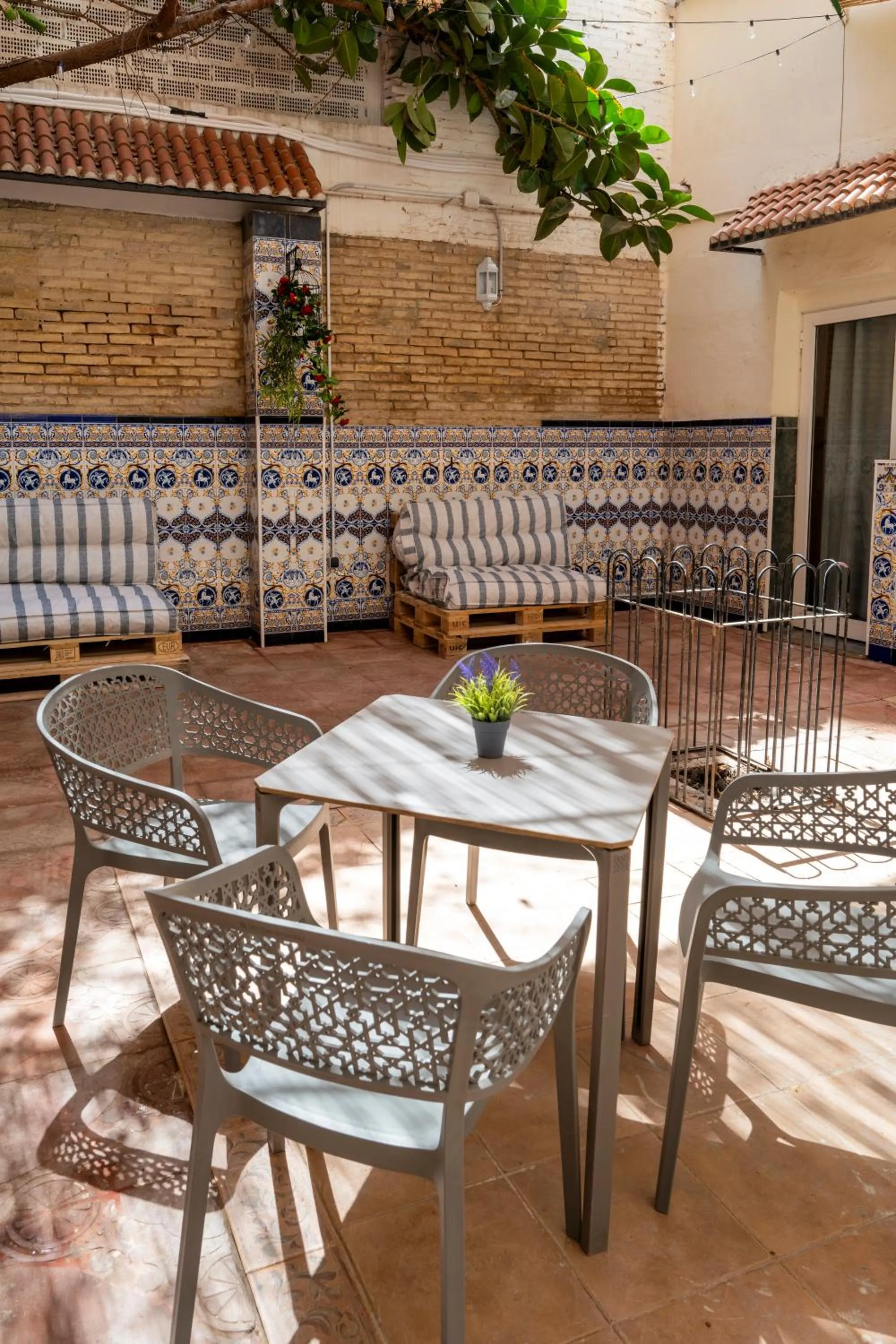 Patio in SOM Hostel Valencia
