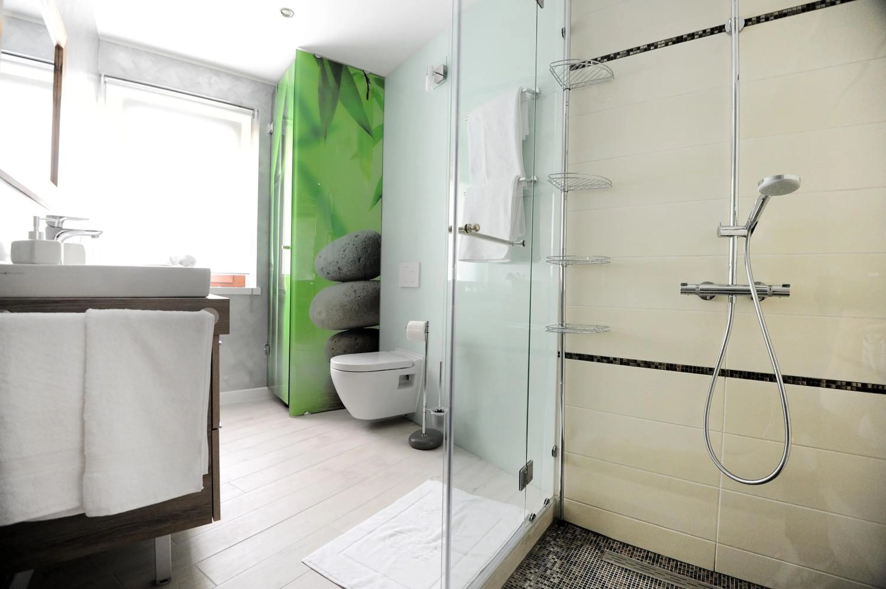 Shower in Feel Good Penthouse With Jacuzzi