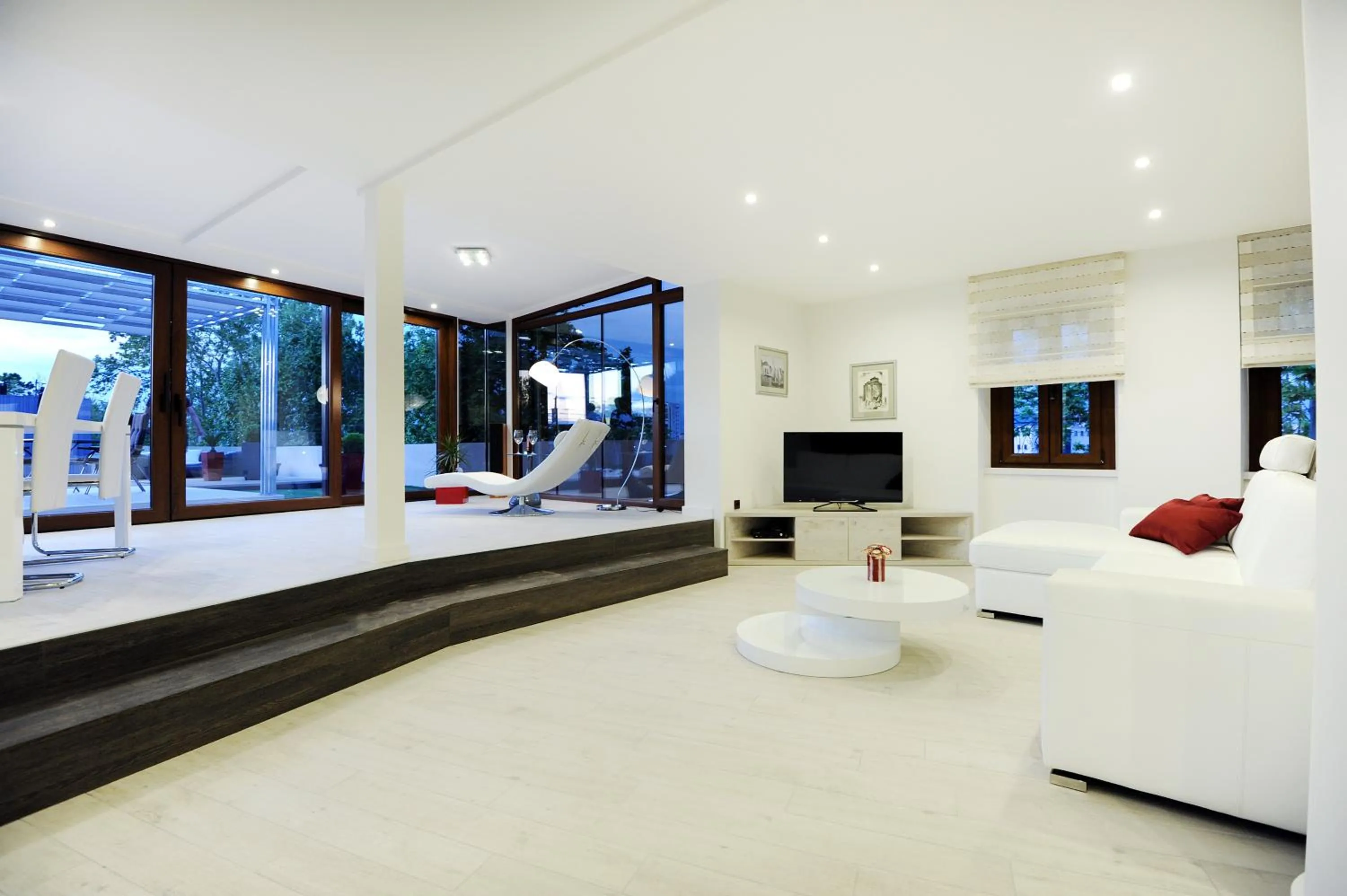 TV and multimedia in Feel Good Penthouse With Jacuzzi