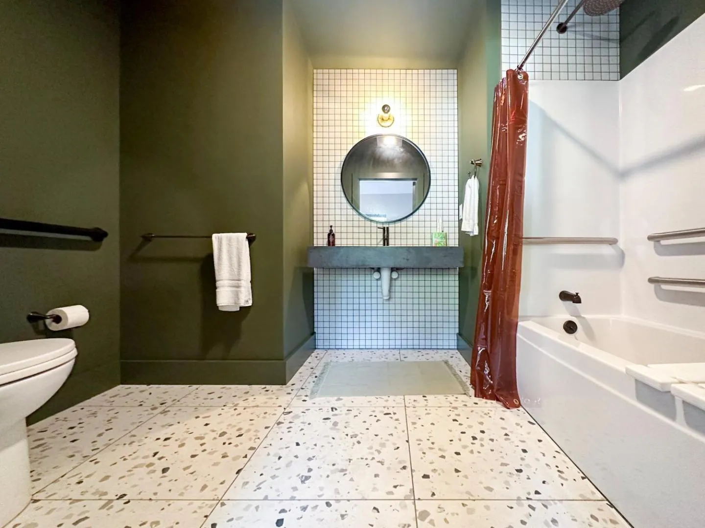 Bathroom in Madbush Falls