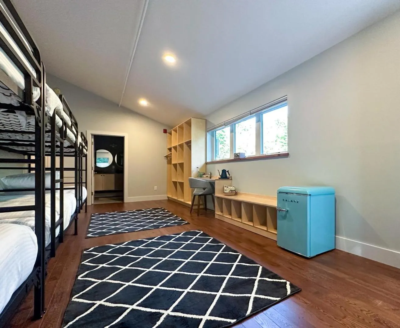 Bedroom, Bed in Madbush Falls