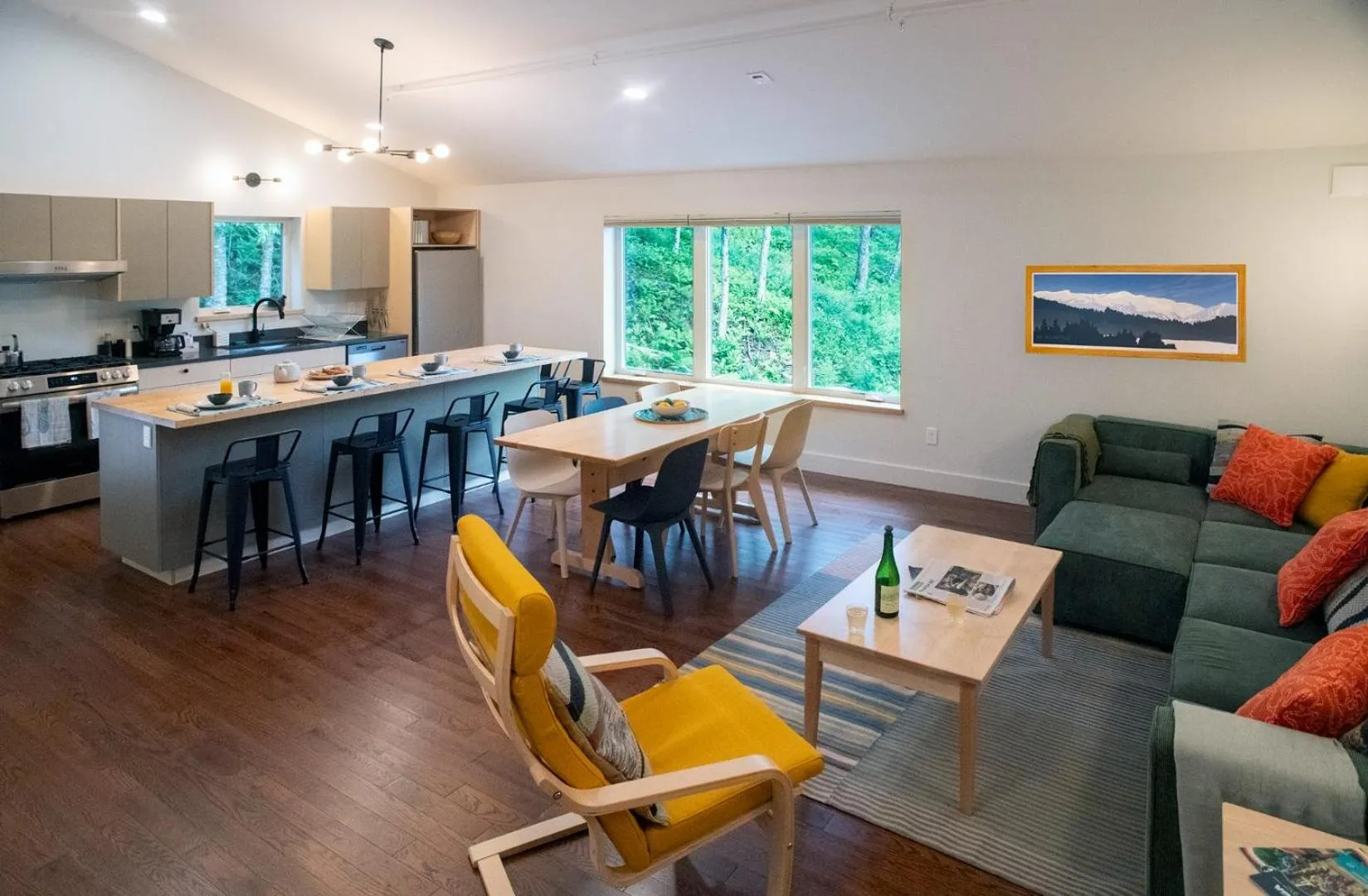 Kitchen or kitchenette in Madbush Falls