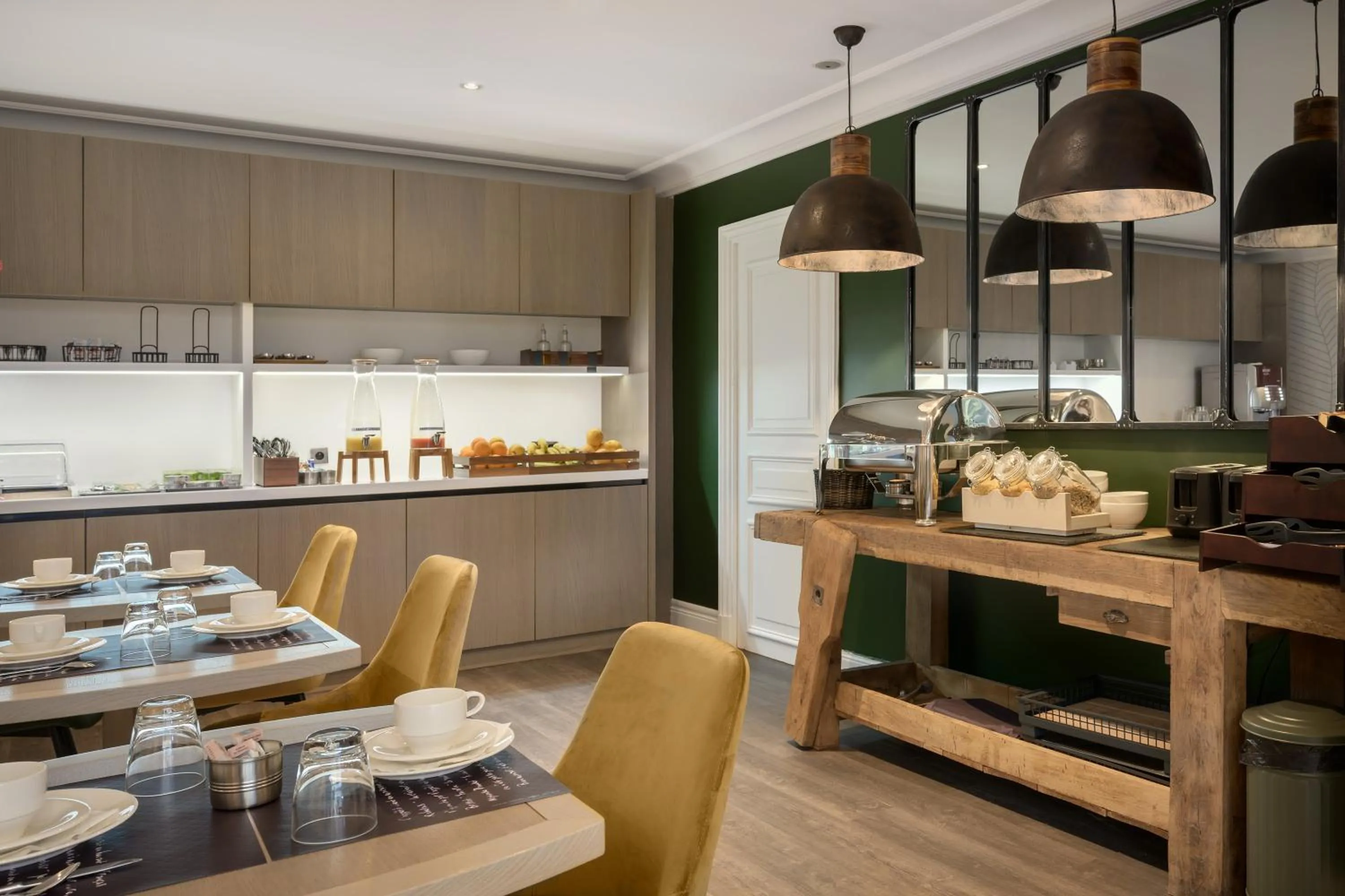 Buffet breakfast in Hôtel le Royal Rive Gauche