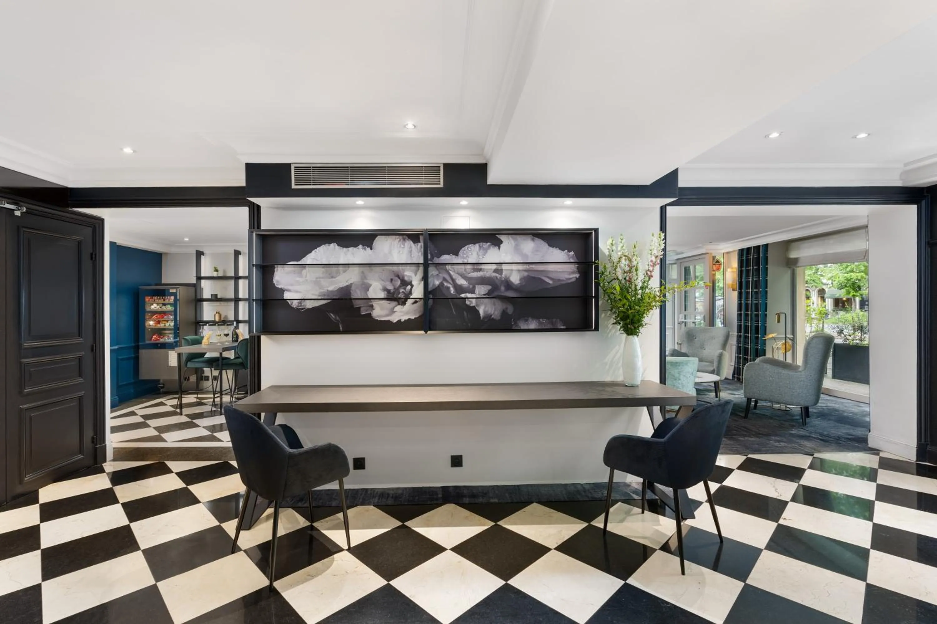 Lobby or reception in Hôtel le Royal Rive Gauche