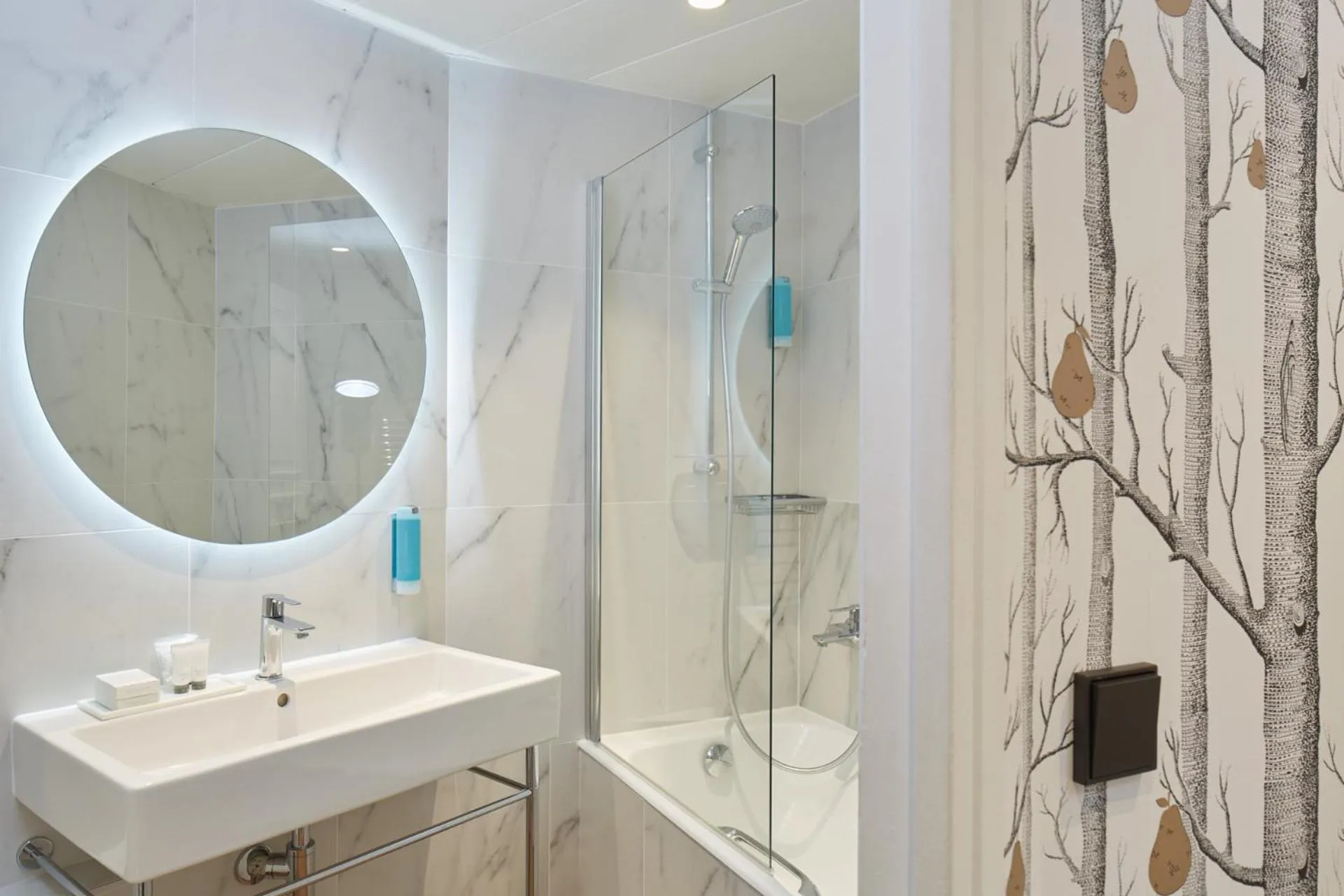 Bathroom in Hôtel le Royal Rive Gauche