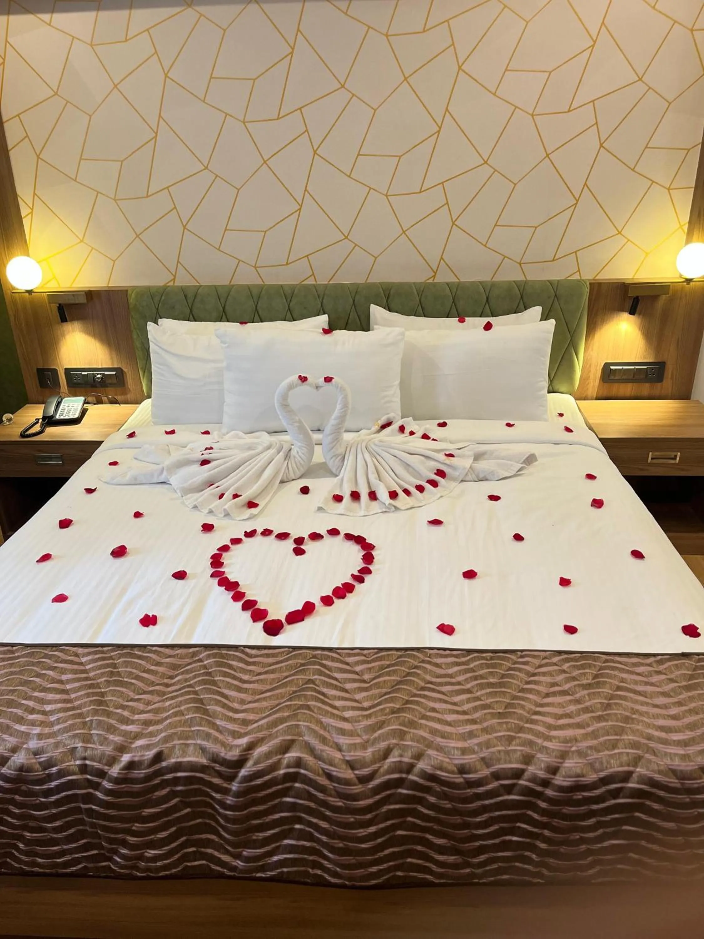 Bedroom, Bed in MANDARIN SKY