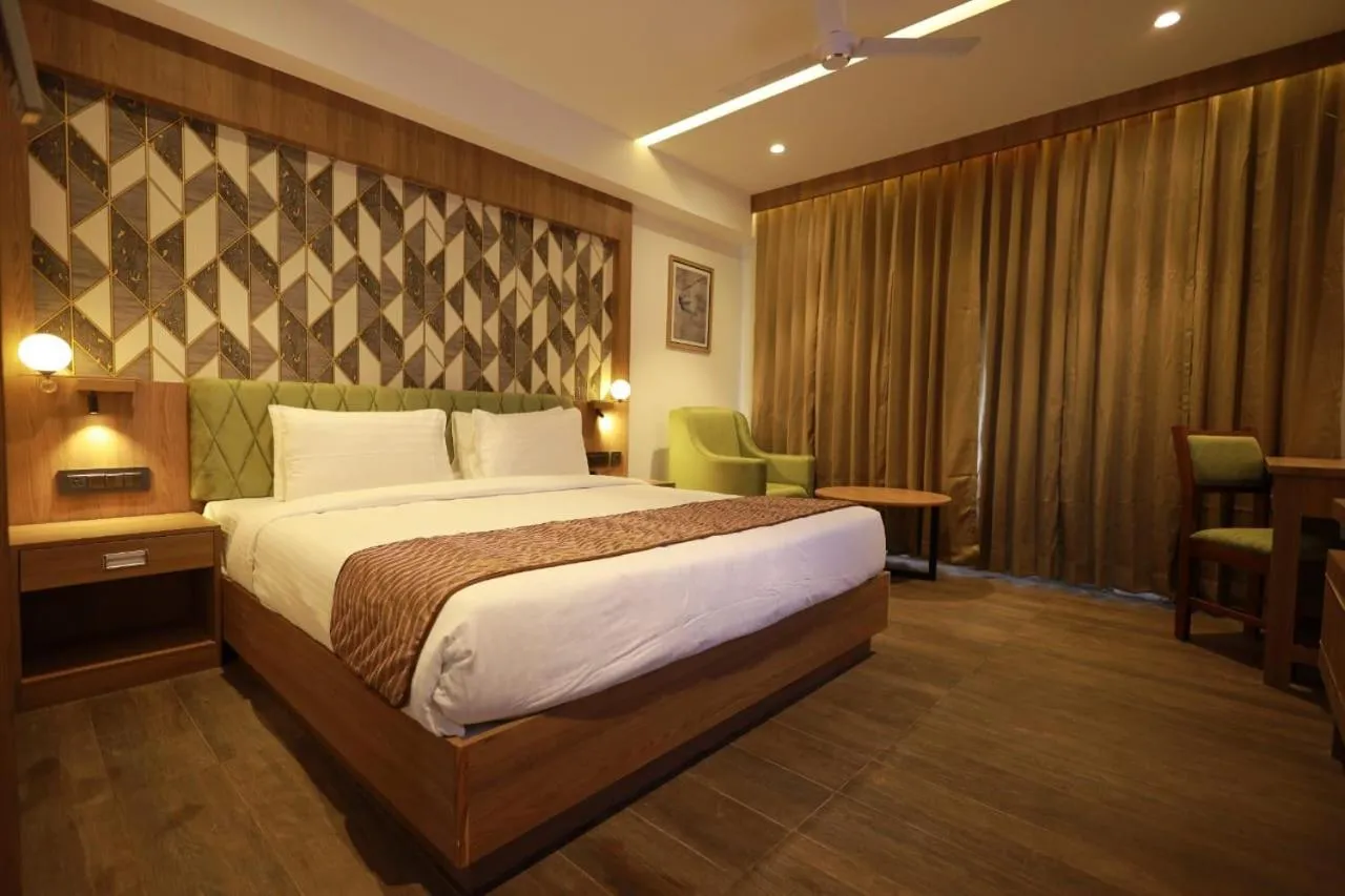 Bedroom, Bed in MANDARIN SKY