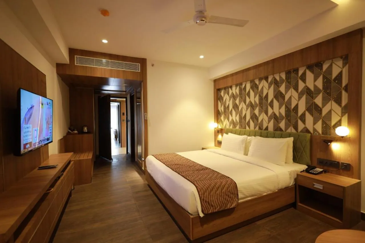 Bedroom, Bed in MANDARIN SKY