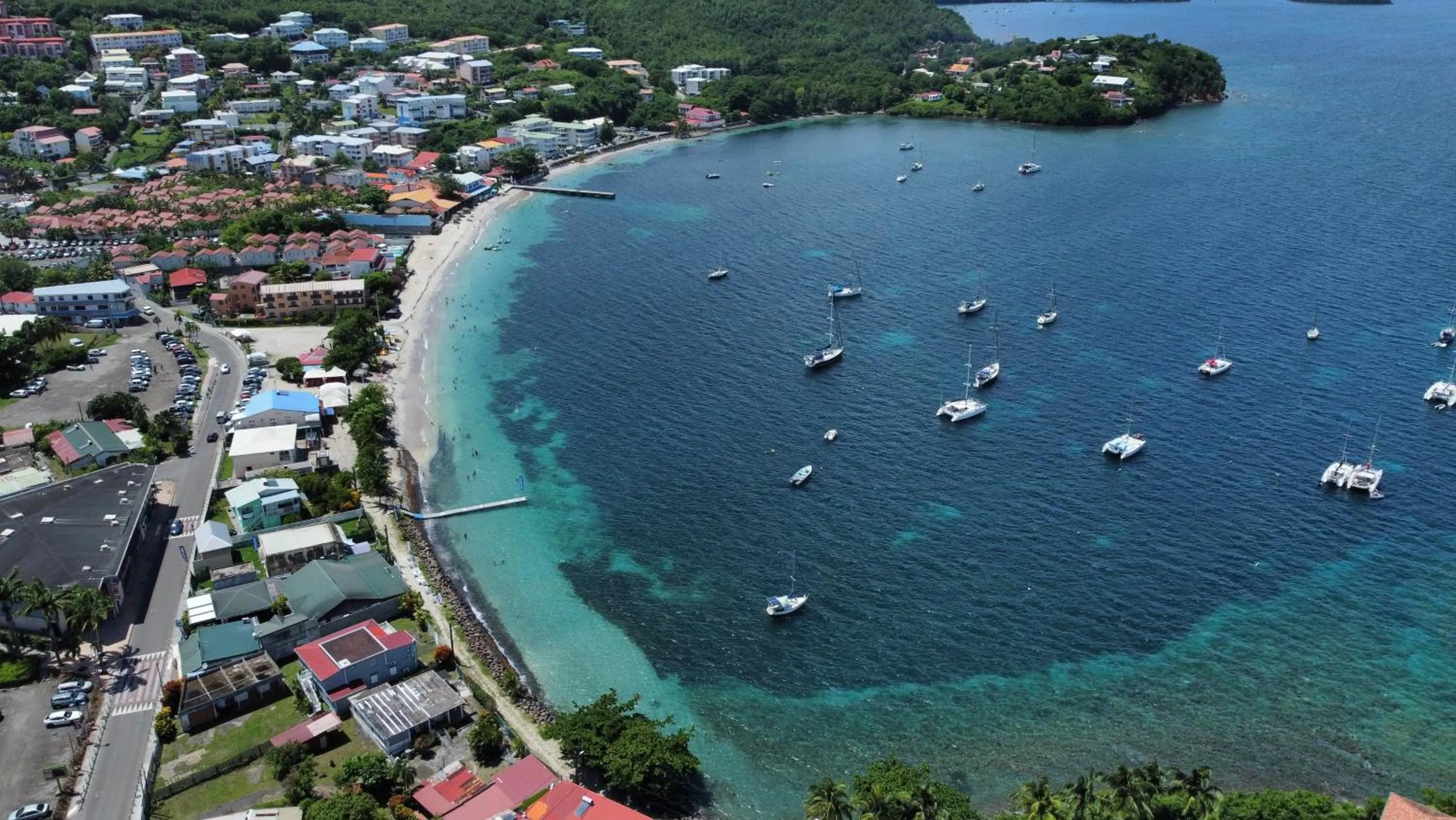 Nearby landmark in Le Voilier - Élégant studio avec piscine - vue sur mer et plage à proximité