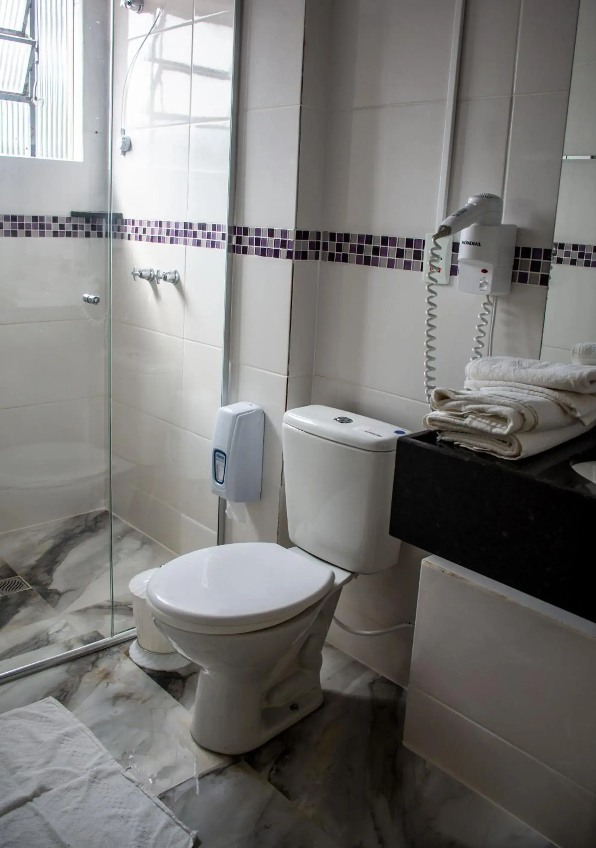 Deluxe King Room in Hotel Senador - Quedas do Iguaçu - Paraná Deluxe King Room in Hotel Senador - Quedas do Iguaçu - Paraná