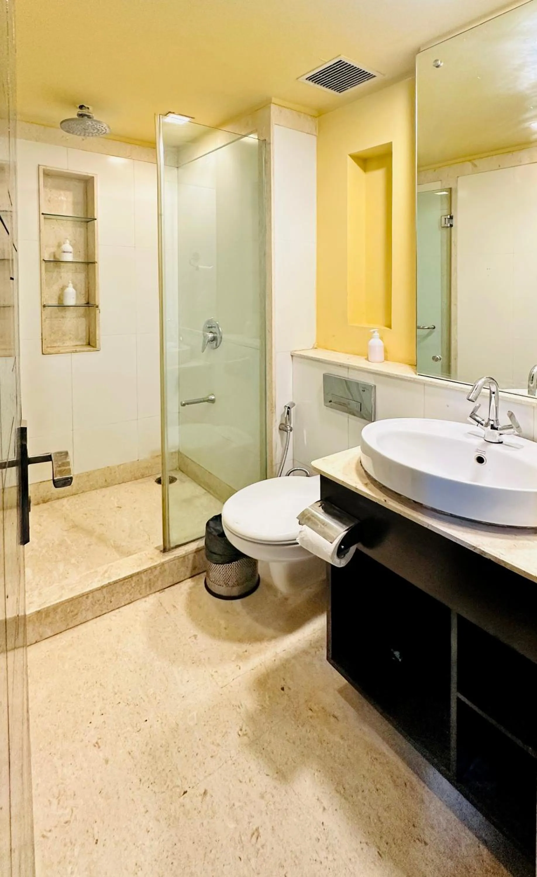 Bathroom in Posh Suites - Golf Course Road