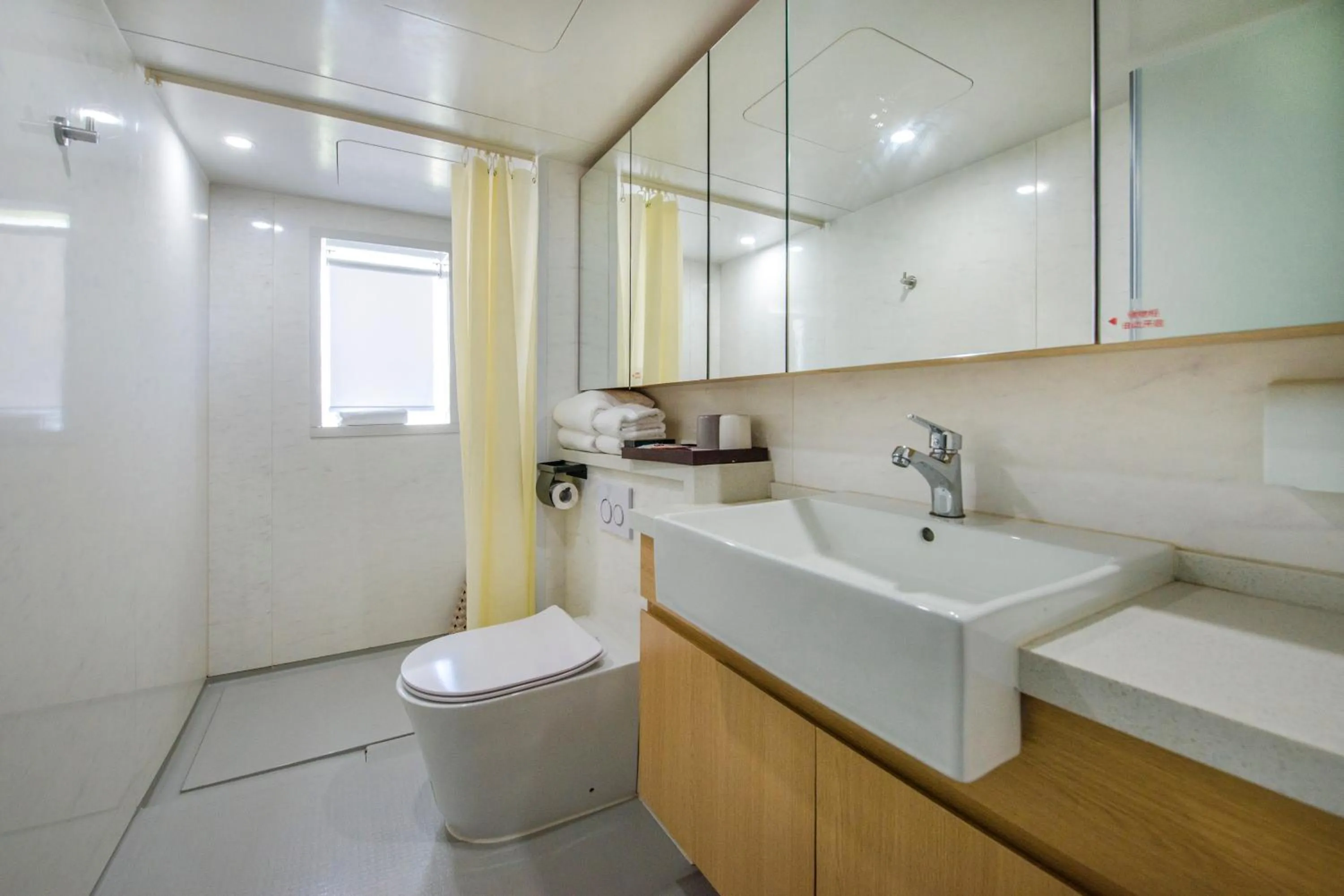 Baytop Living Hotel - Canton Fair Free Shuttle Bus