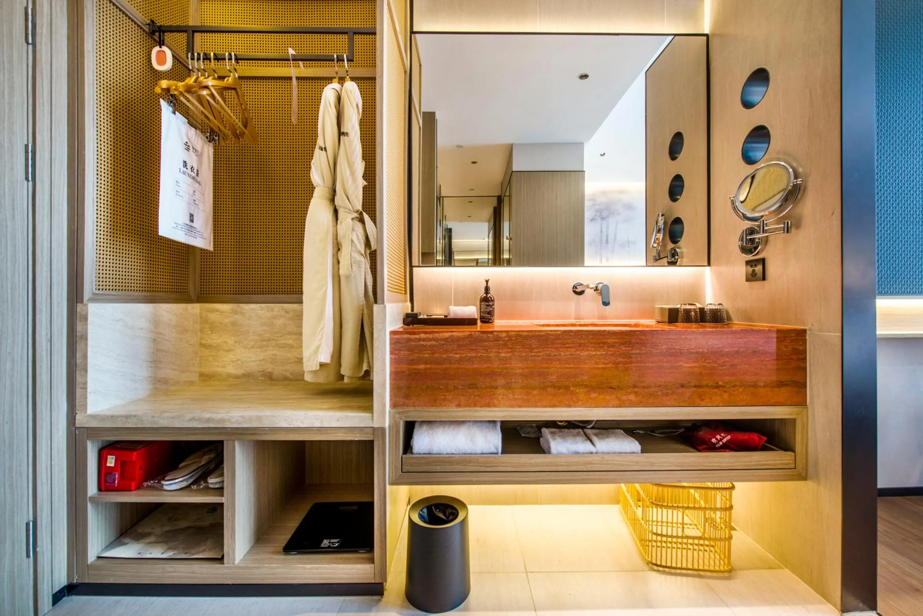 Baytop Living Hotel - Canton Fair Free Shuttle Bus