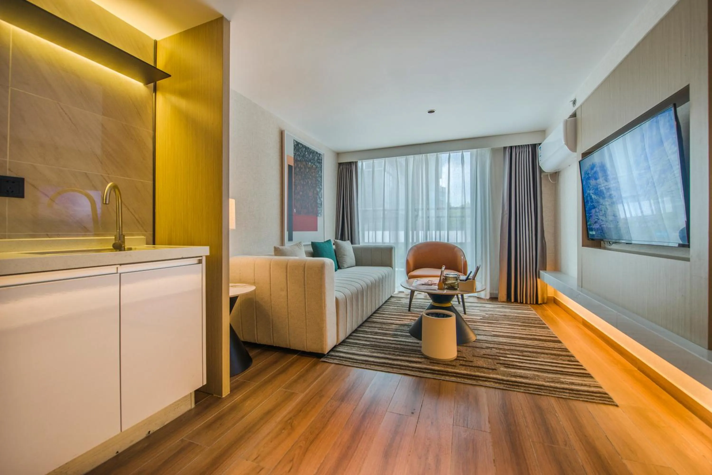 Bed in Baytop Living Hotel - Canton Fair Free Shuttle Bus