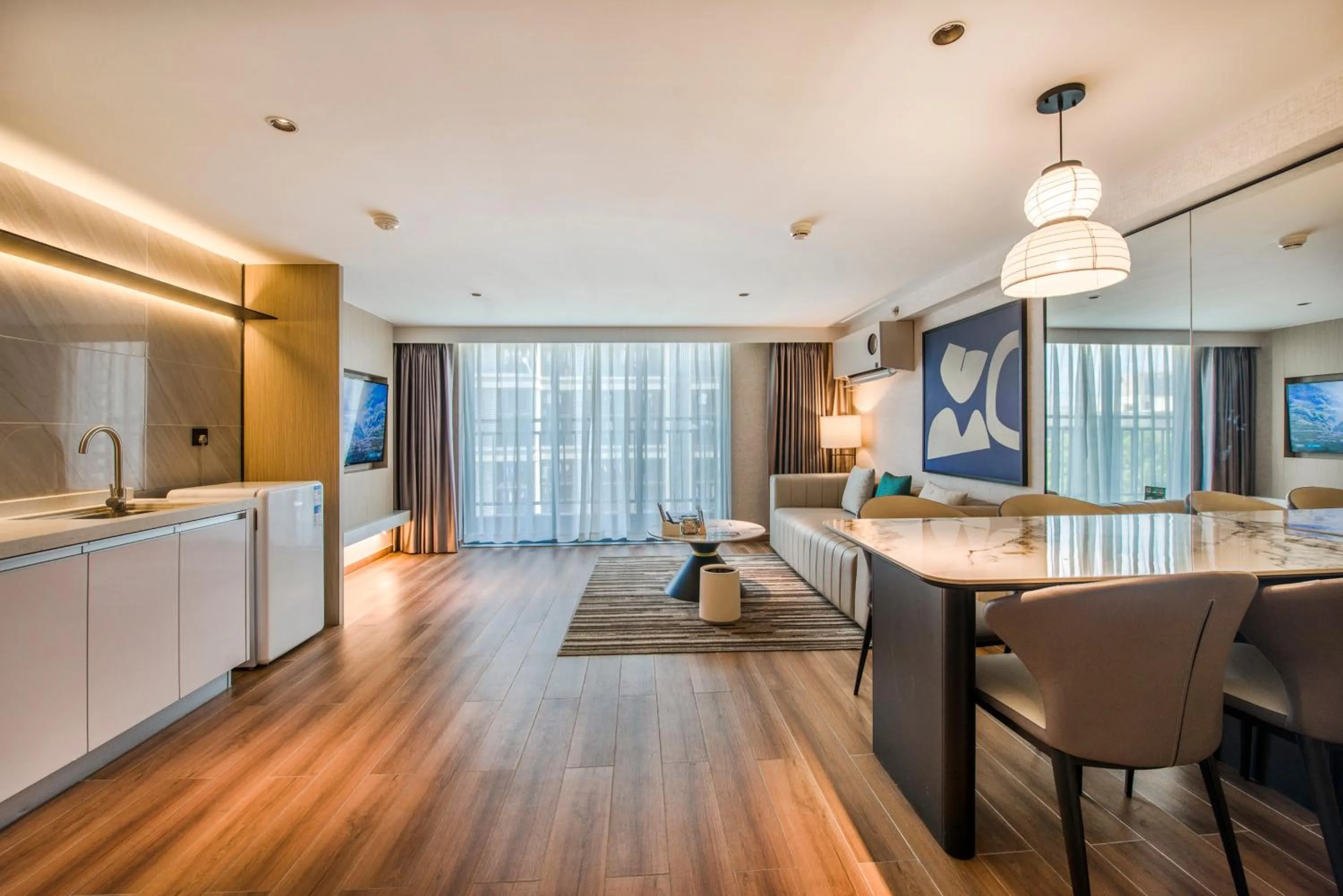 Baytop Living Hotel - Canton Fair Free Shuttle Bus