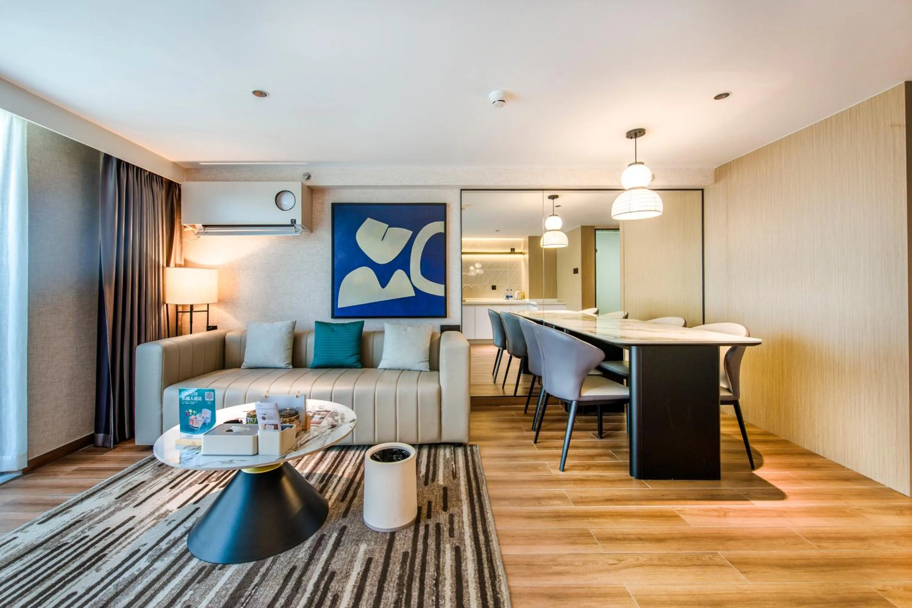 Baytop Living Hotel - Canton Fair Free Shuttle Bus