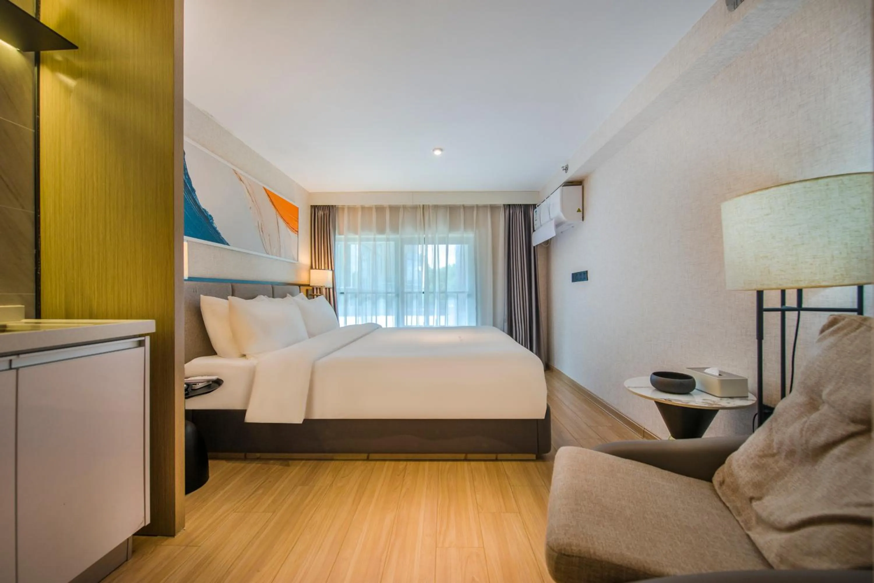 Bed in Baytop Living Hotel - Canton Fair Free Shuttle Bus