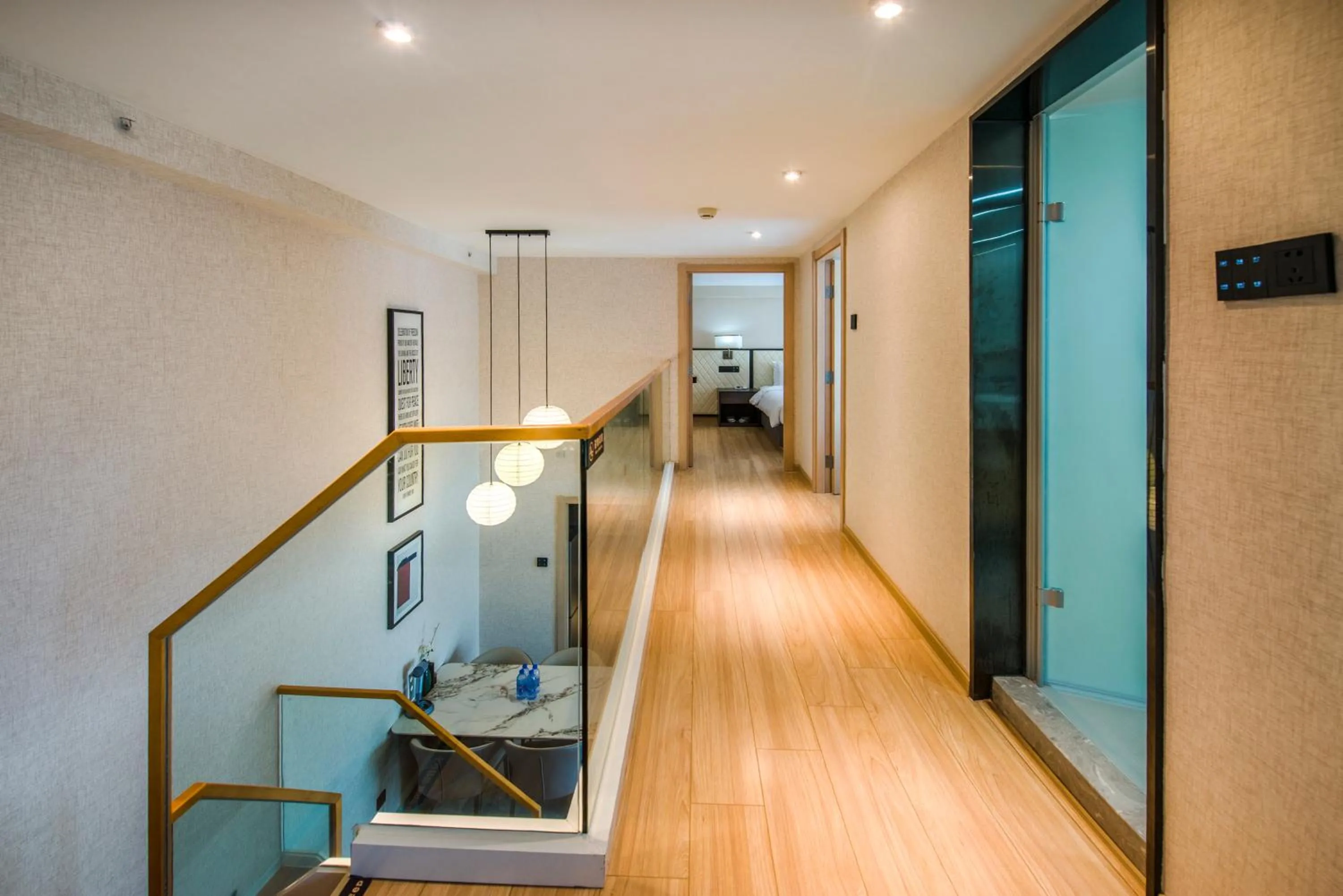 Baytop Living Hotel - Canton Fair Free Shuttle Bus