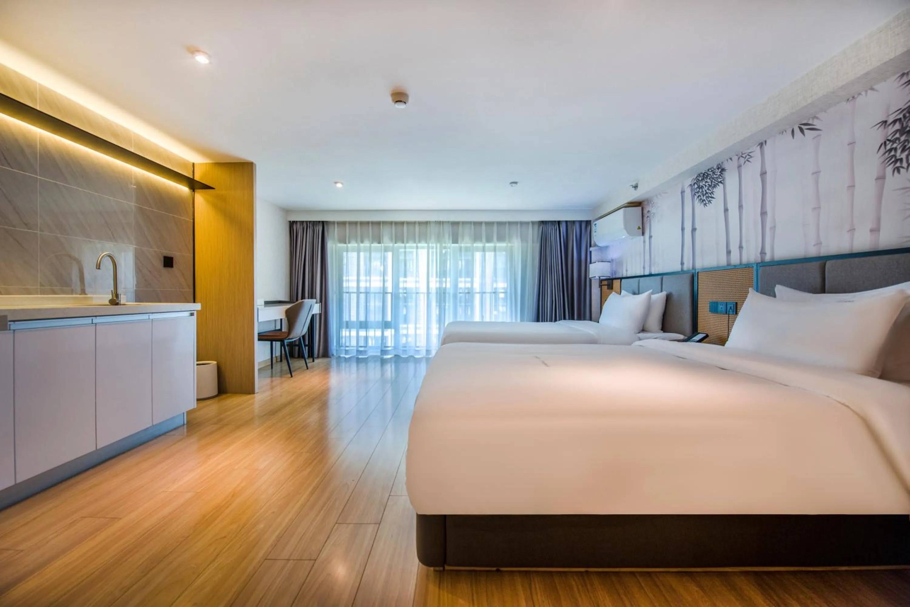 Bed in Baytop Living Hotel - Canton Fair Free Shuttle Bus