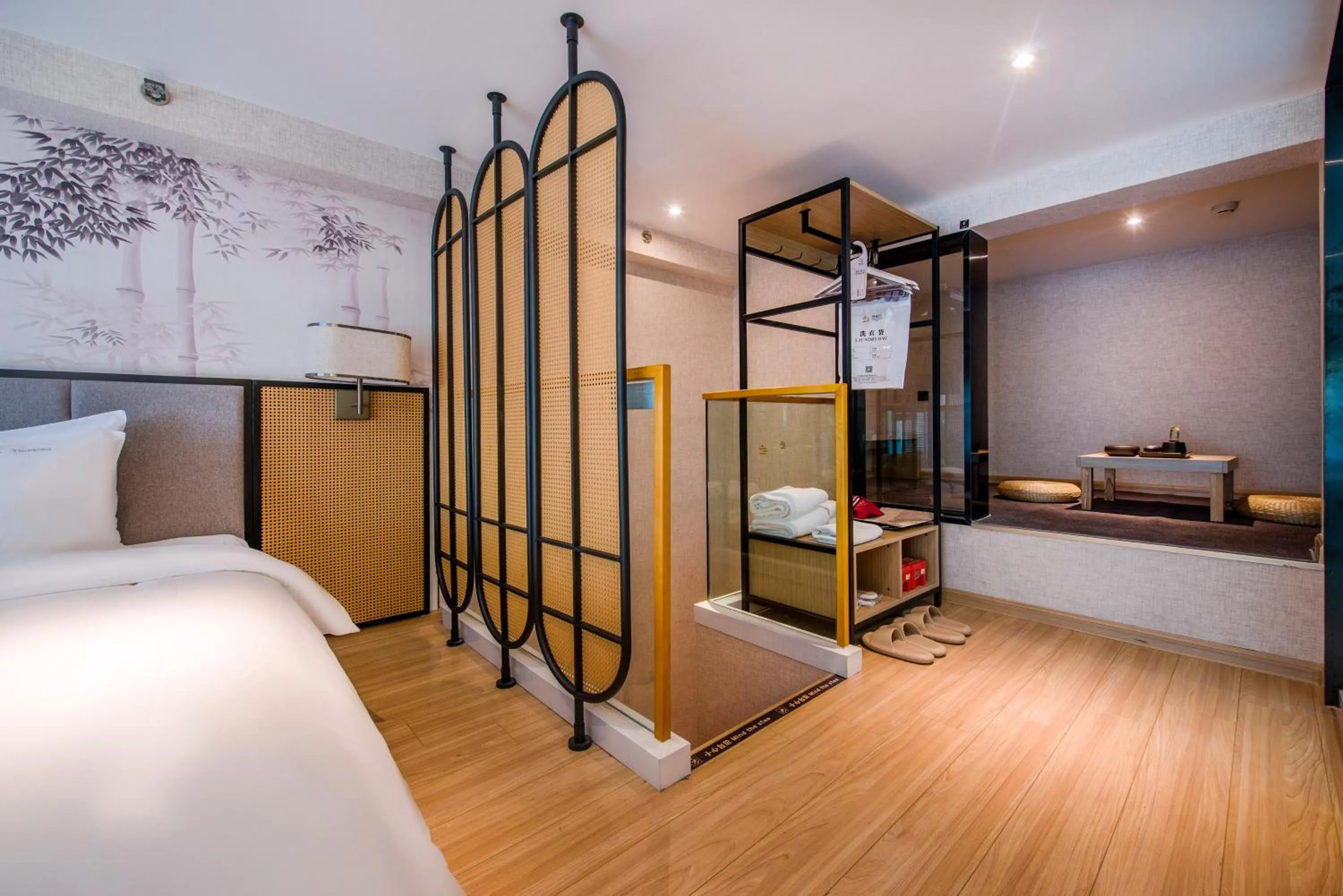 Bed in Baytop Living Hotel - Canton Fair Free Shuttle Bus