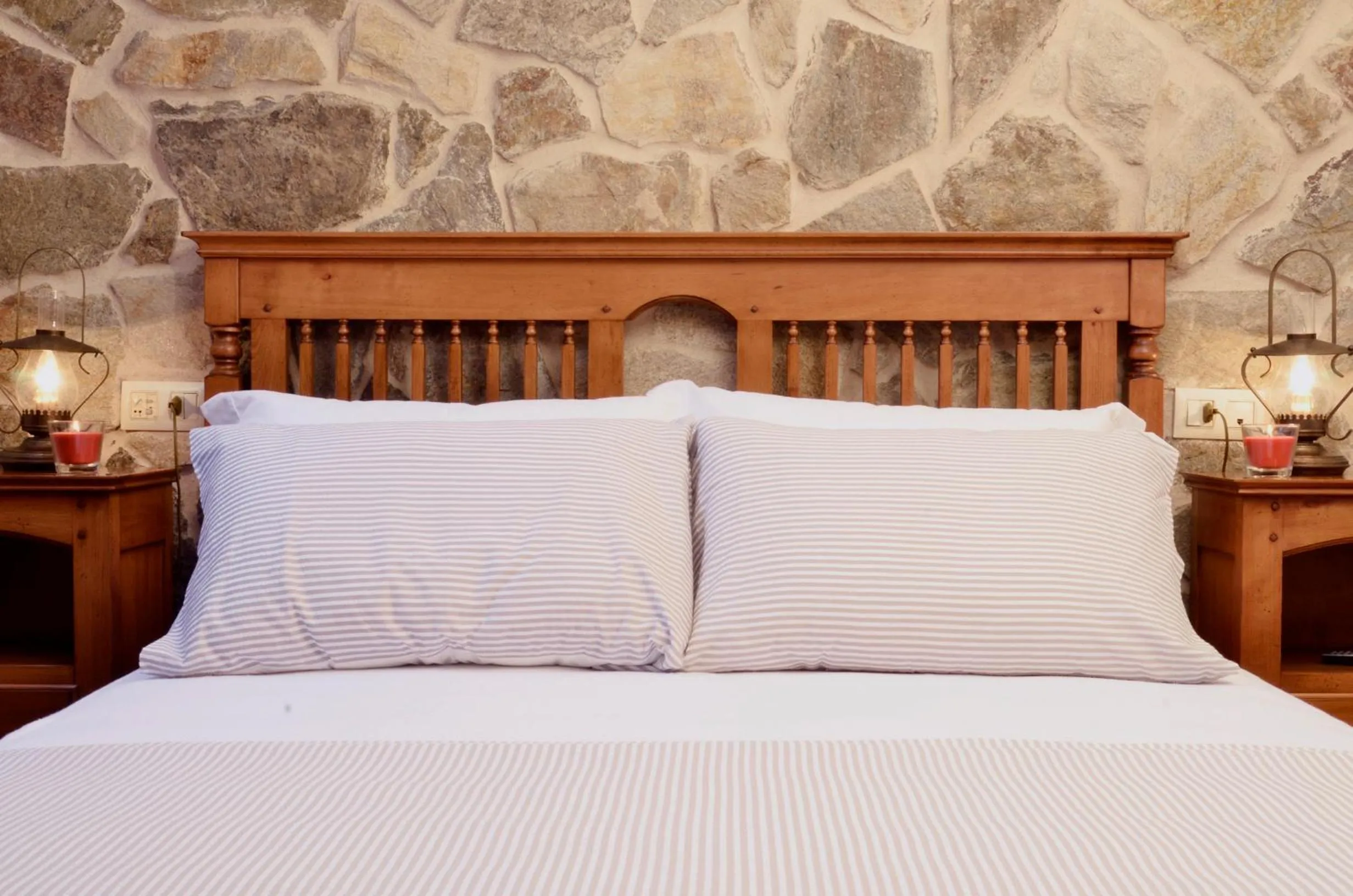 Decorative detail, Bed in Sete Artes by Como en Casa