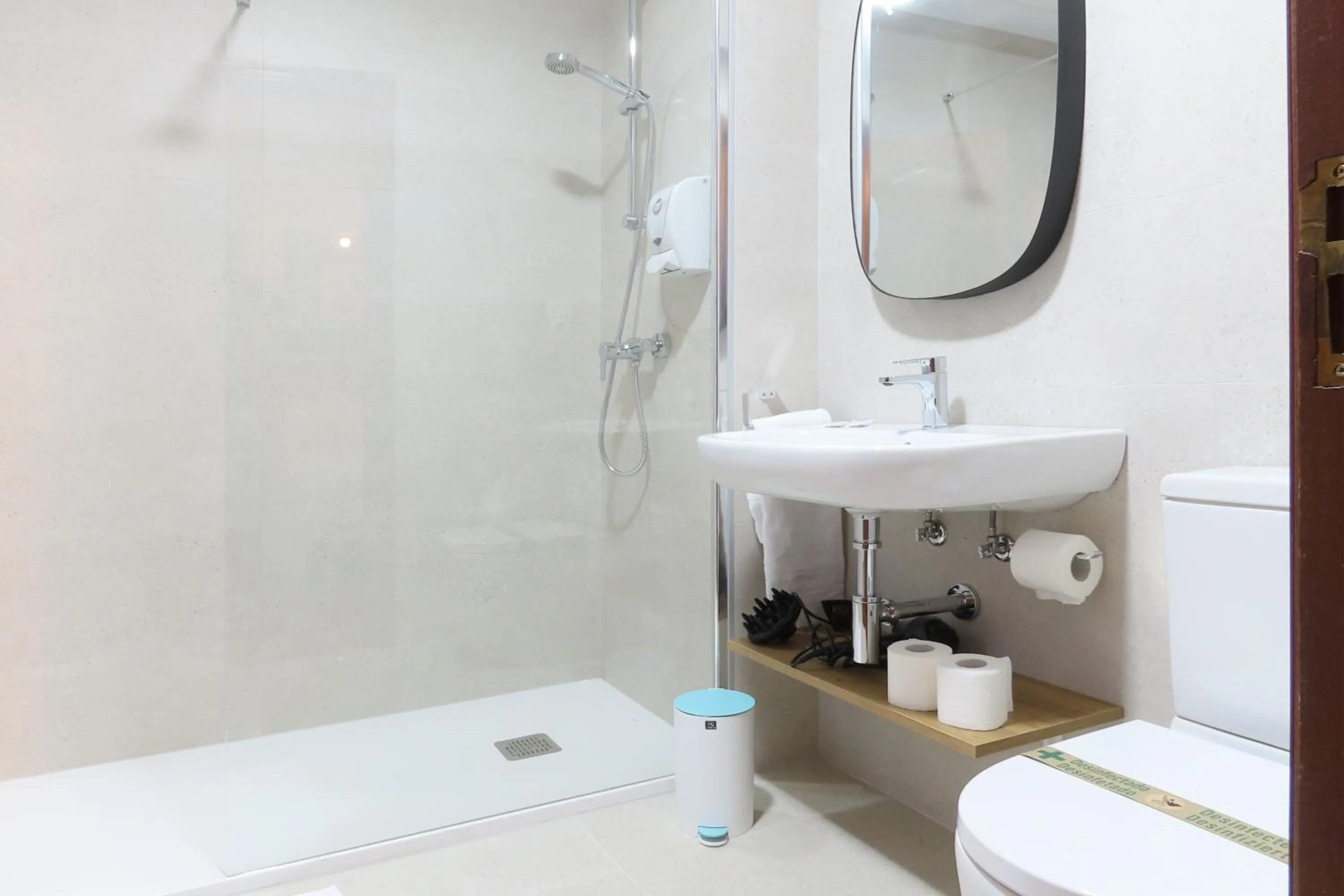 Shower in Sete Artes by Como en Casa