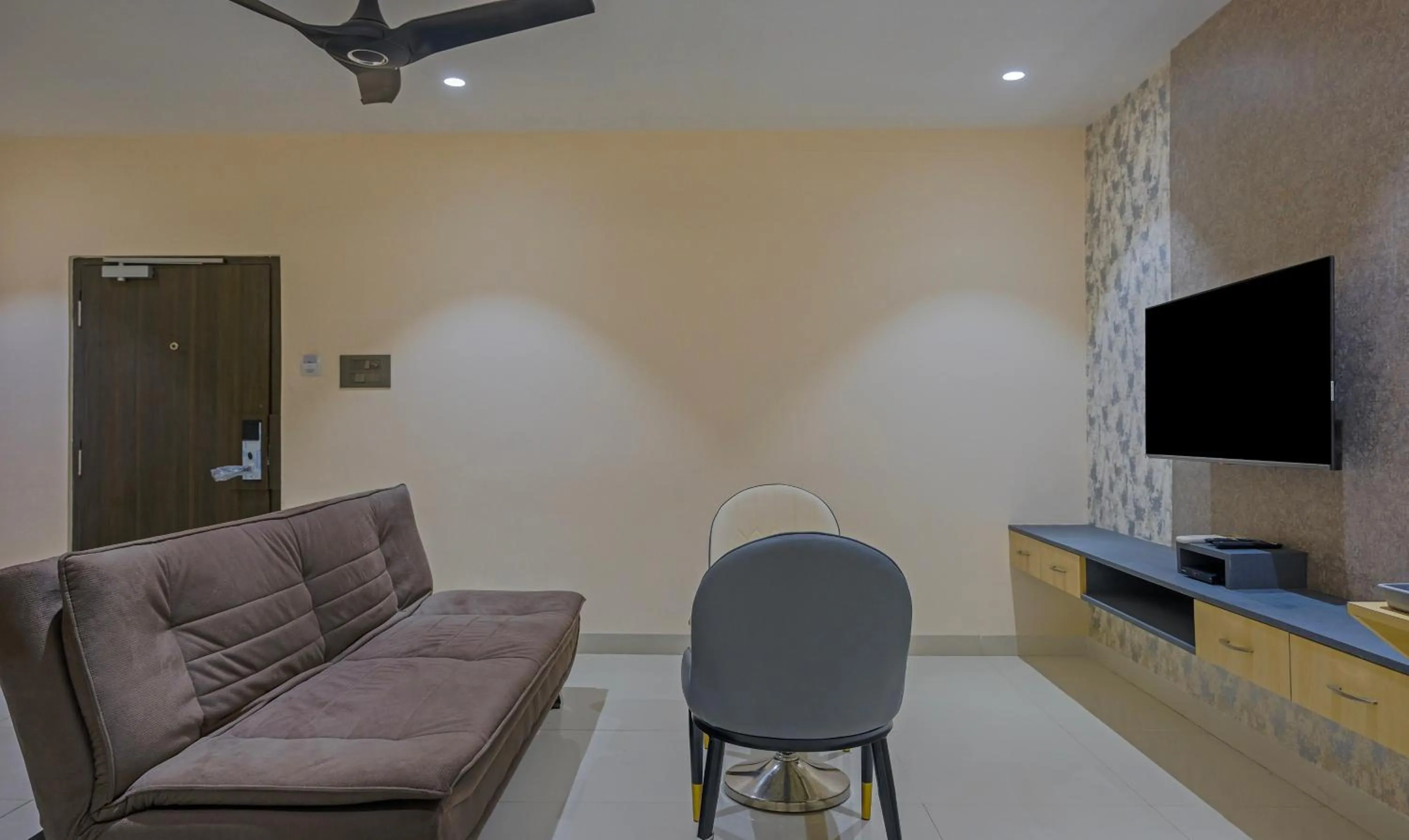 Seating area in Treebo Su Casa Grand