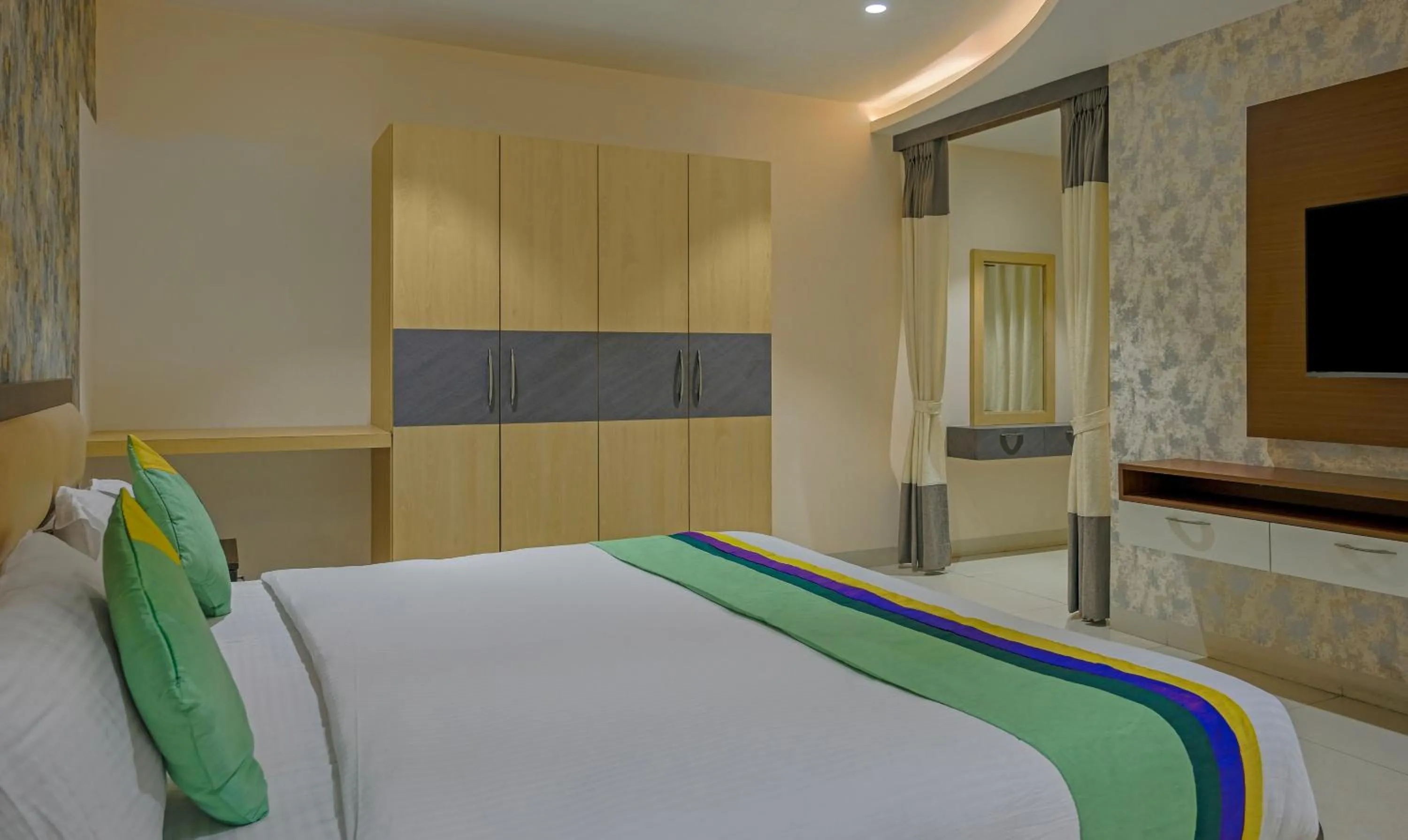 Bed in Treebo Su Casa Grand