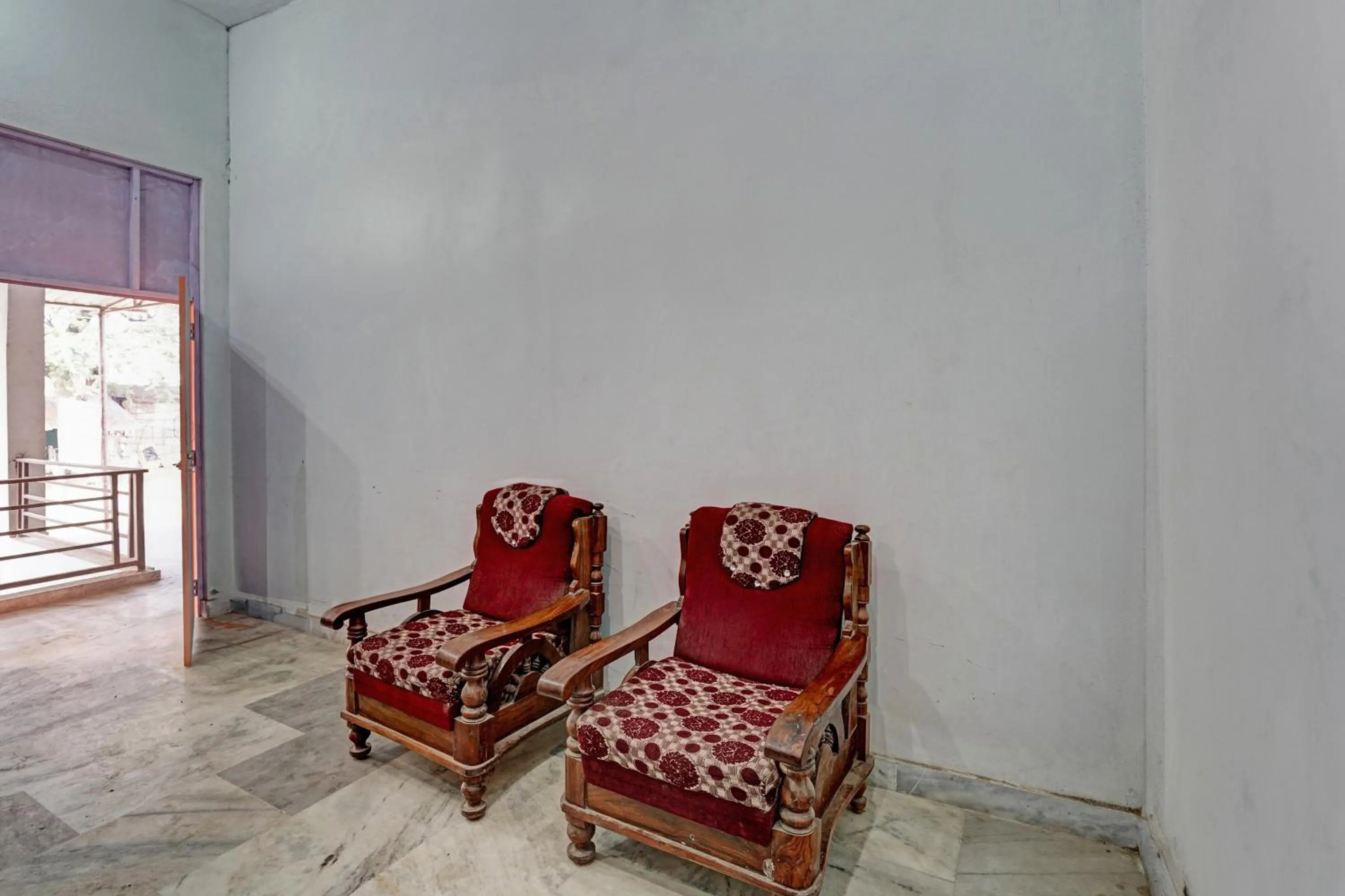 Lobby or reception in Hotel O by OYO Rudhra