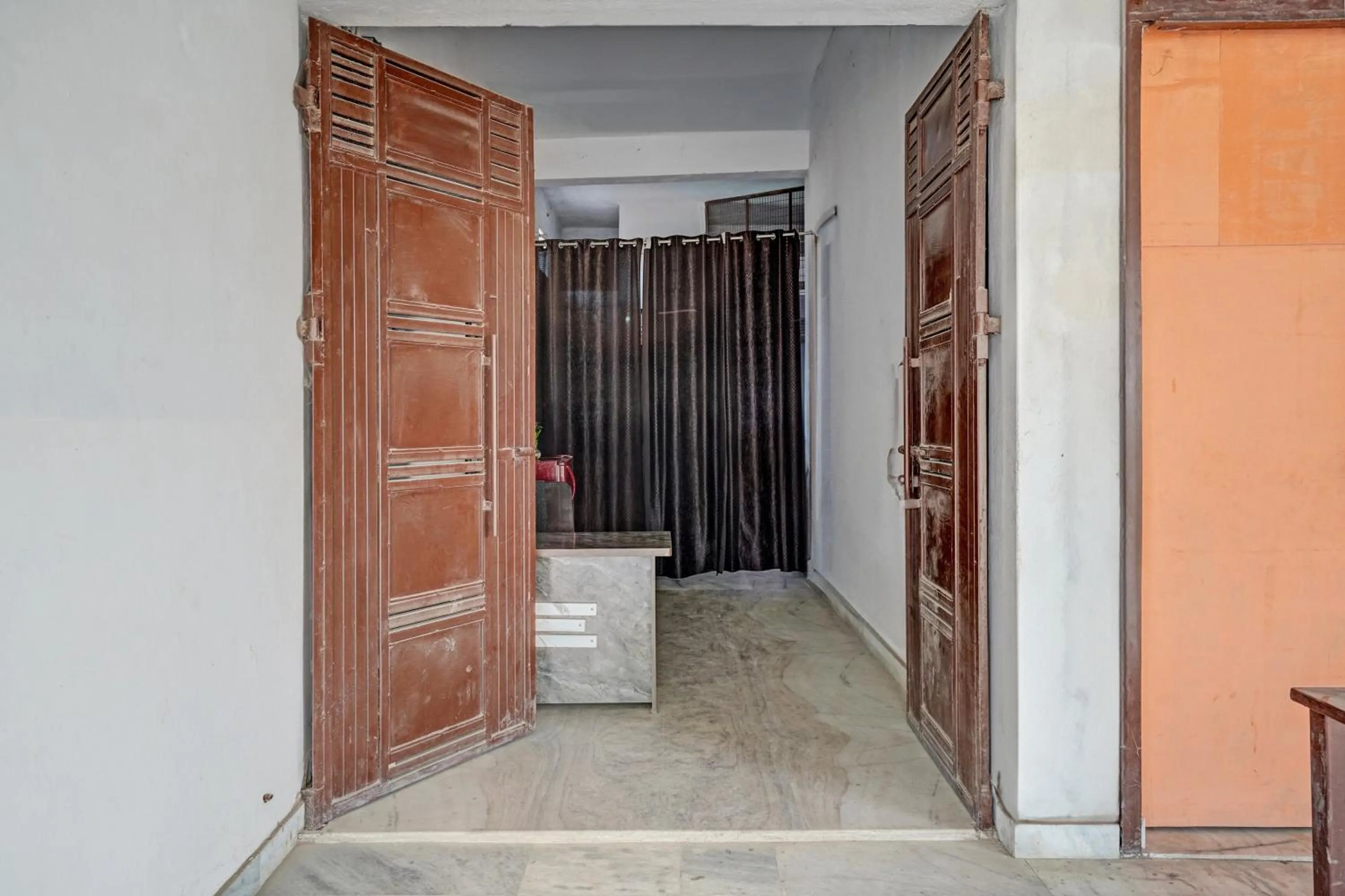 Facade/entrance in Hotel O by OYO Rudhra