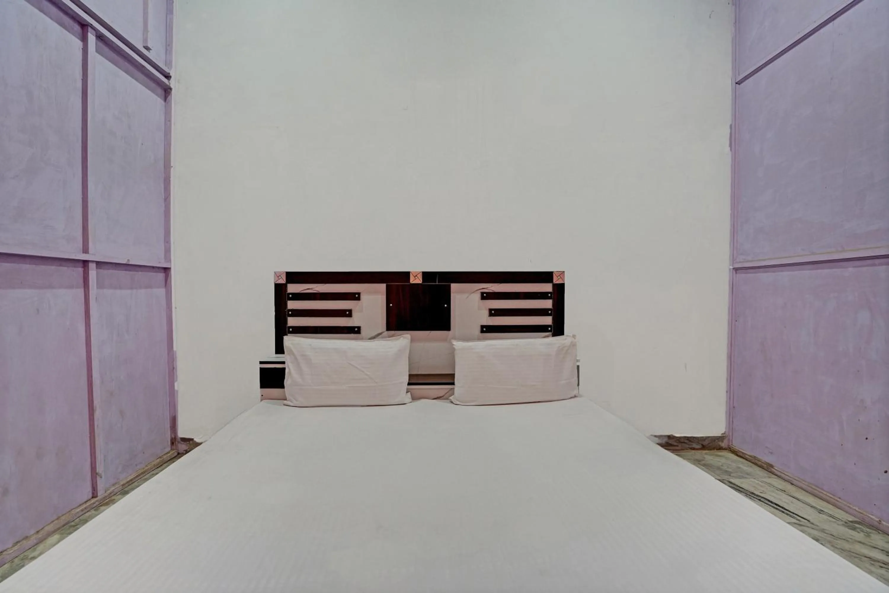 Bedroom in Hotel O by OYO Rudhra