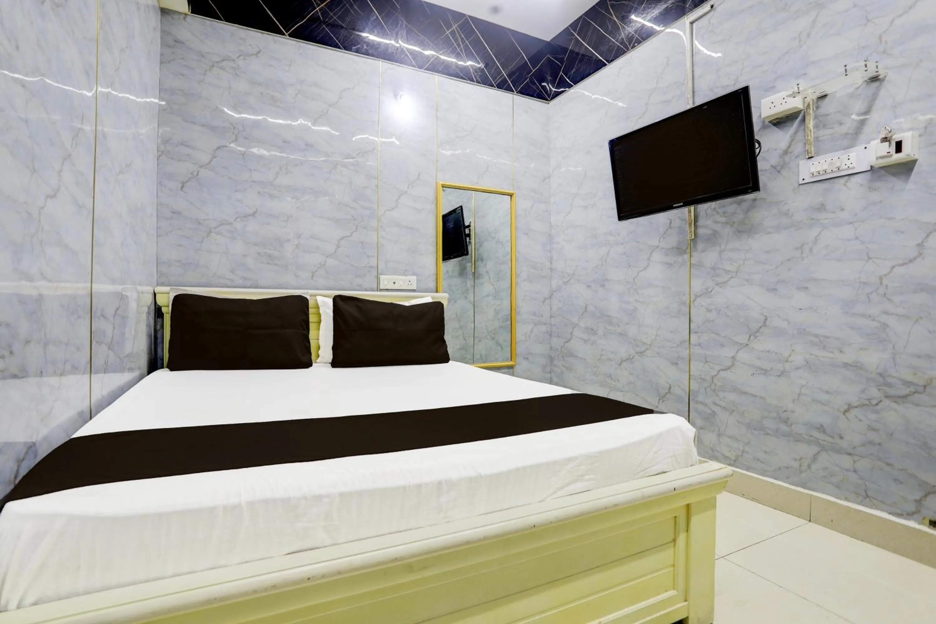 Bedroom, Bed in Spot On Sri Balaji