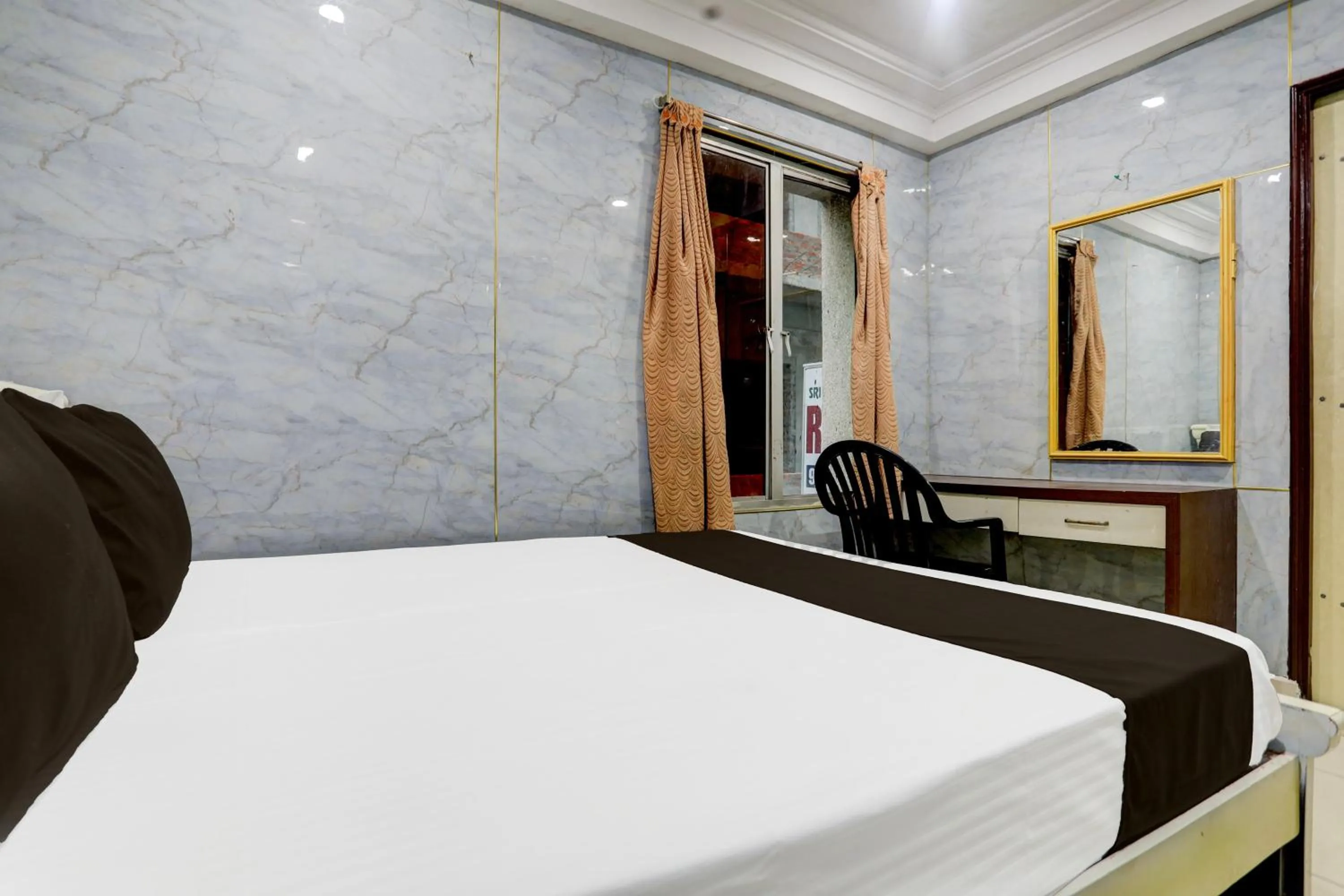 Bedroom, Bed in Spot On Sri Balaji