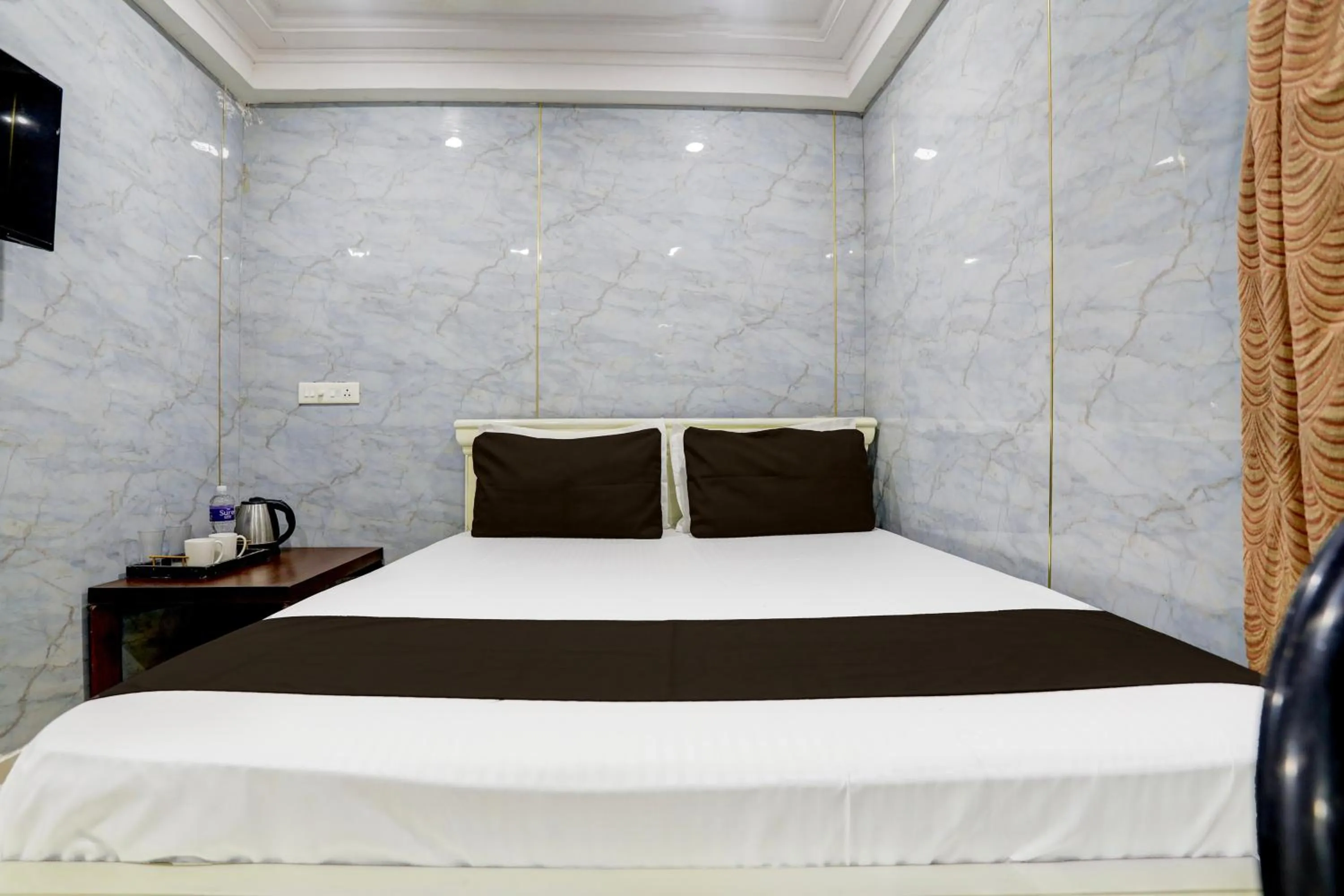 Bedroom, Bed in Spot On Sri Balaji