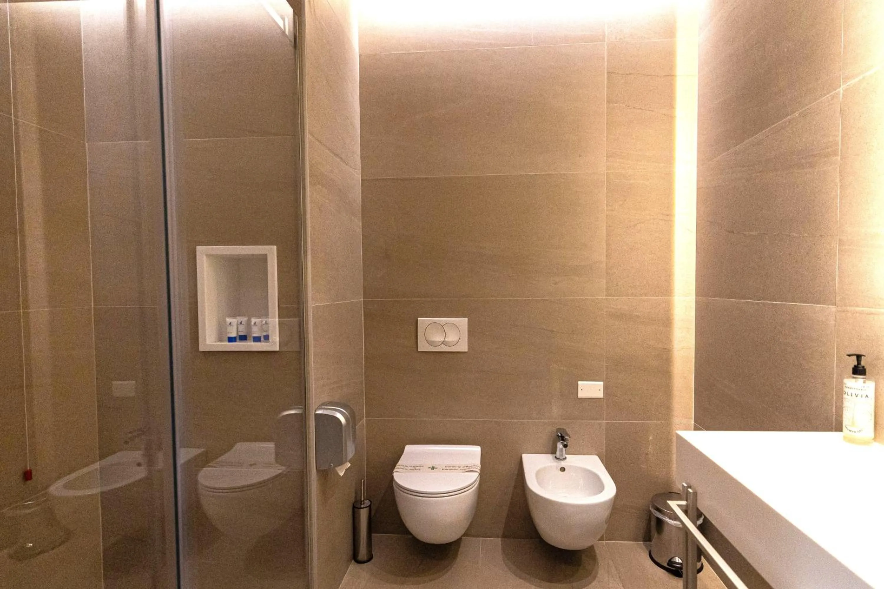 Toilet in Navy Hotel